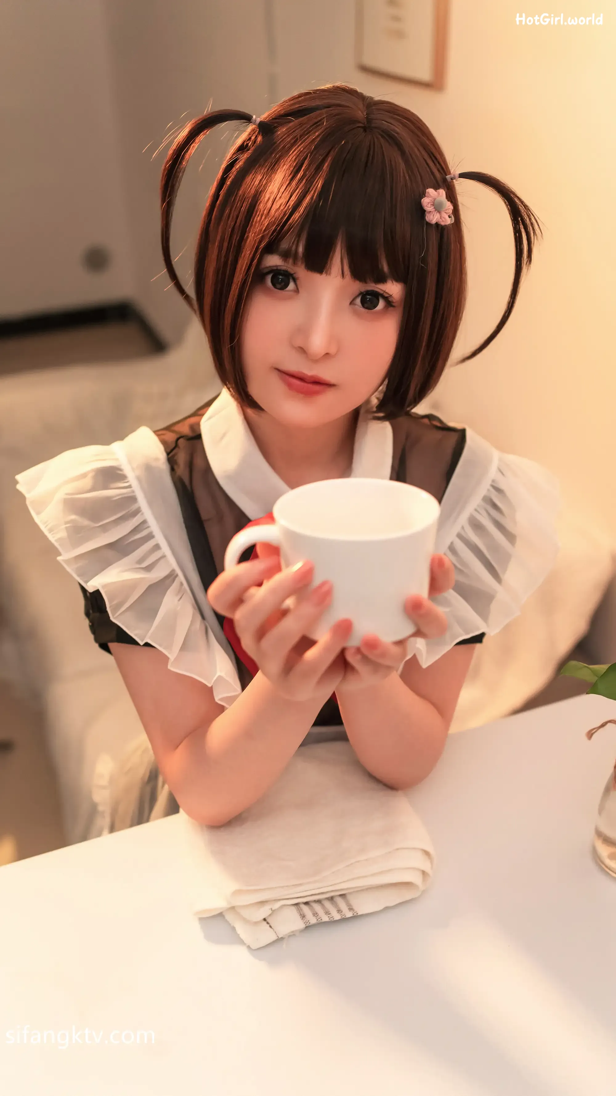 Coser-草莓味奈奈兔-付费福利私拍合集