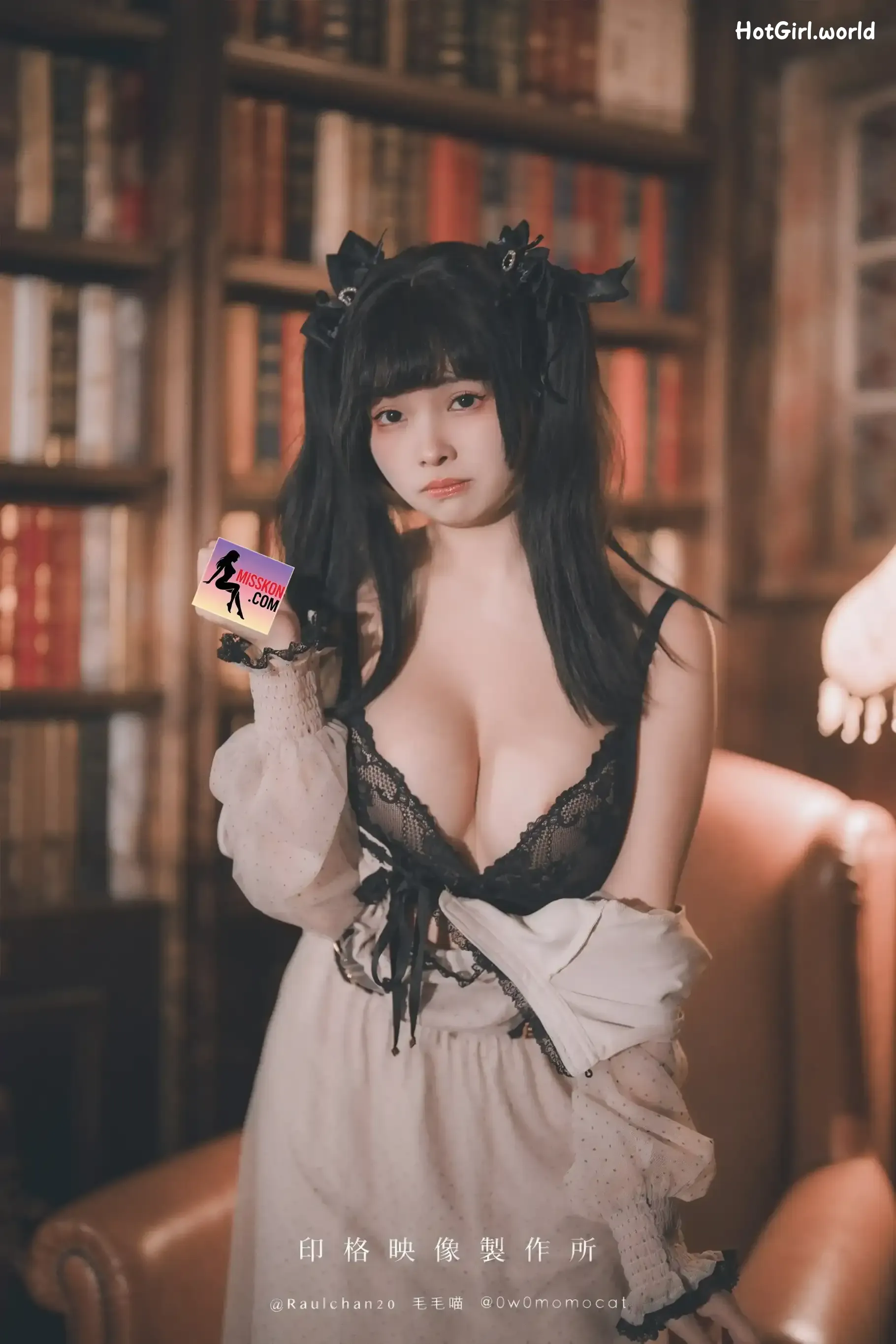 Coser-Momo-hotgirl.world-003.webp