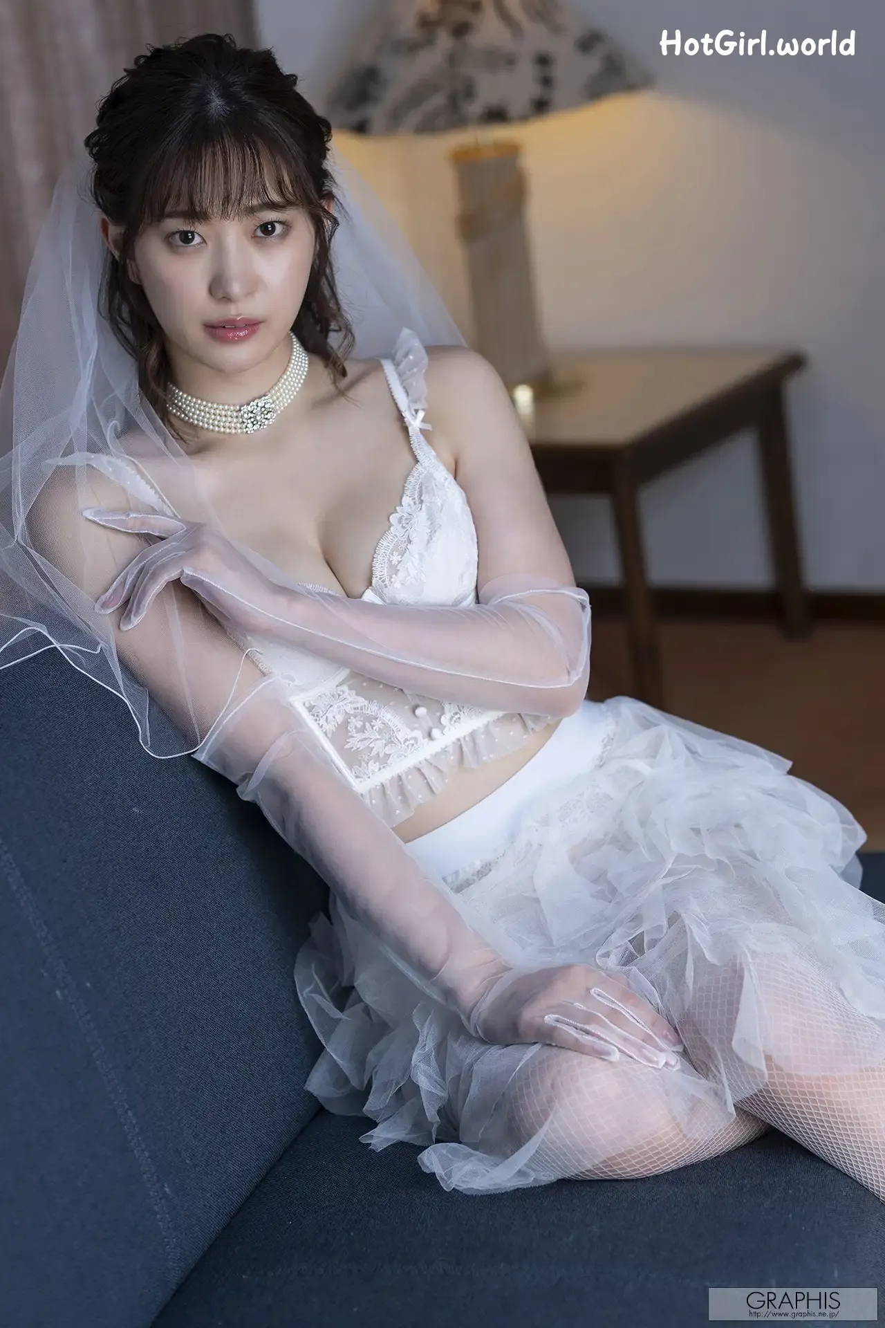 JP-Akari-Mitani-Graphis-Gals-No.560-Vermilion-hotgirl.world-121.webp