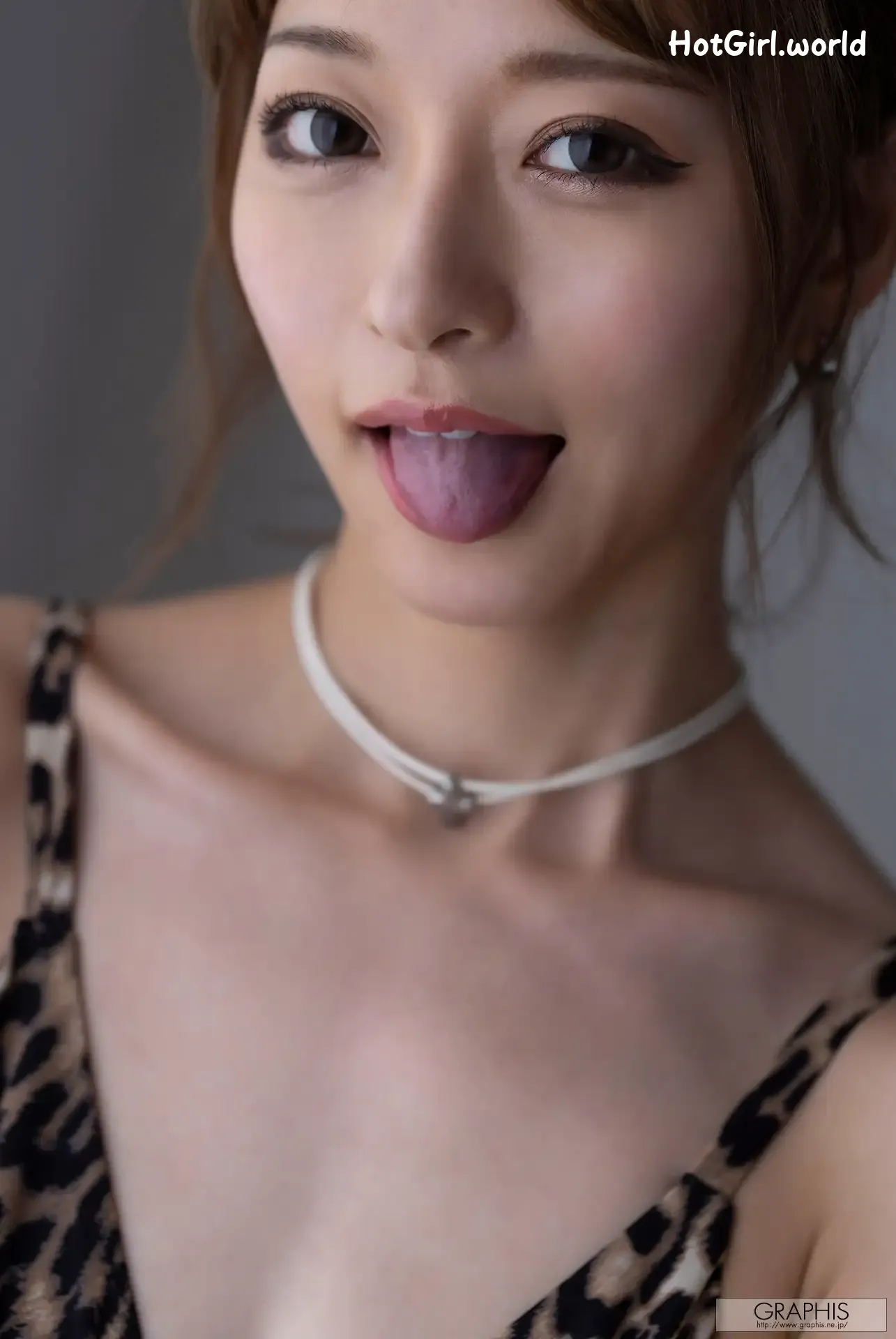 JP-Y-Rukawa-Graphis-Gals-No.558-Captivated-hotgirl.world-091.webp