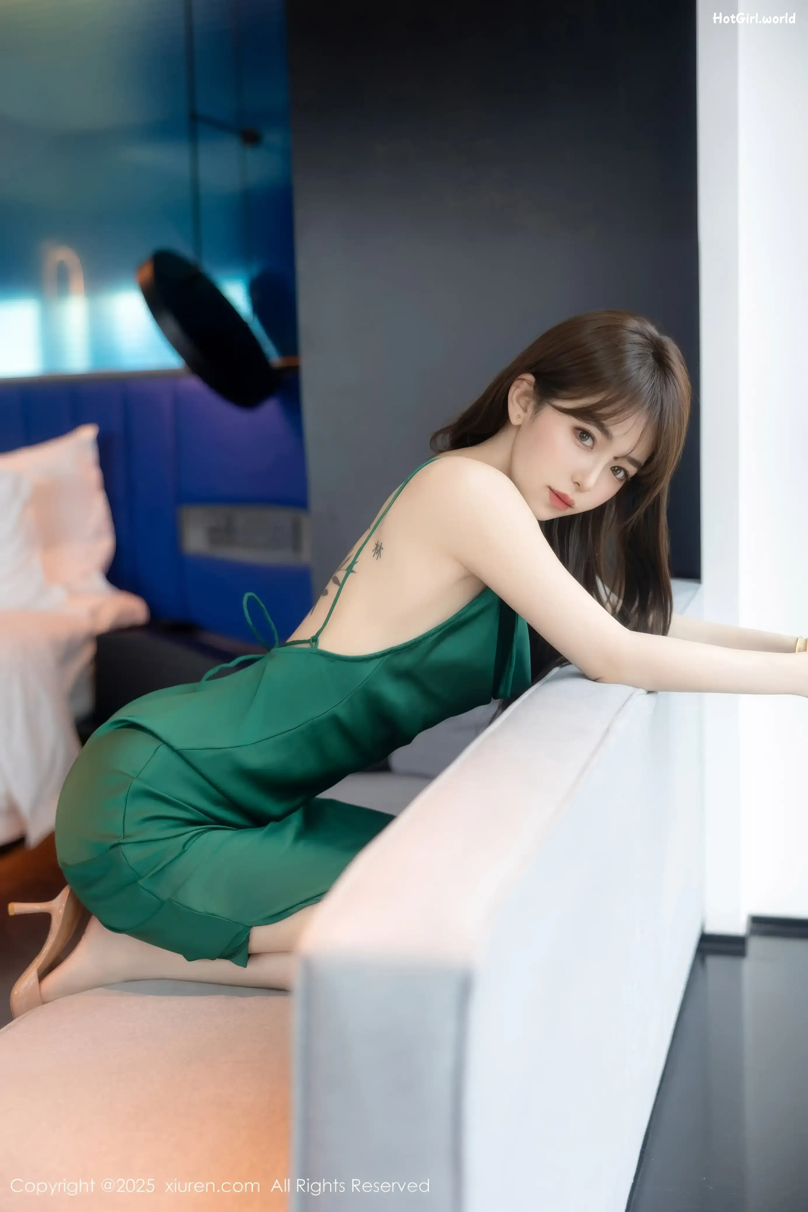 0008_hotgirl.world.webp