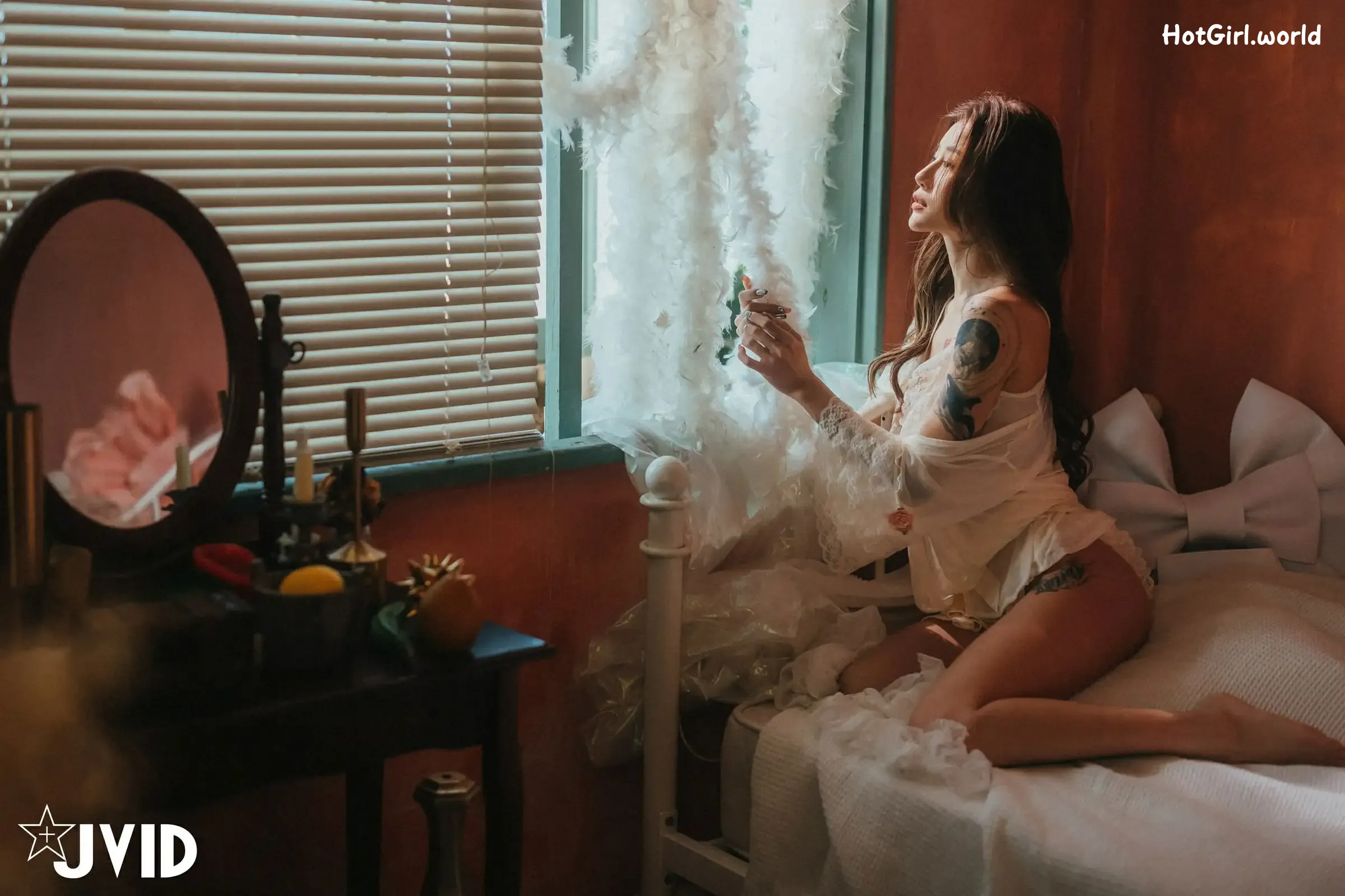 JVID-Lara-shuang-xi-du-liu-de-shi-guang-yu-chan-mian-zai-lang-man-hua-fang-qing-xu-shen-ti-jiao-hotgirl.world-058.webp