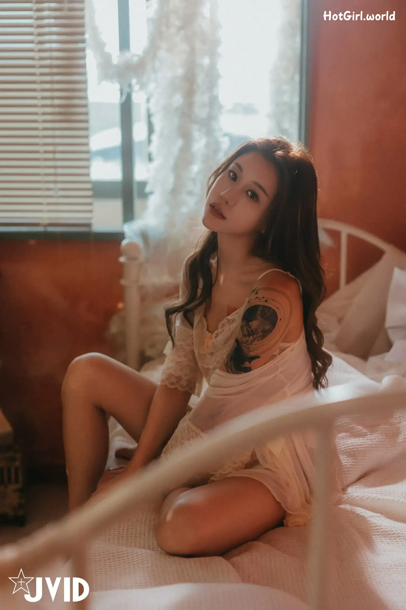 JVID-Lara-shuang-xi-du-liu-de-shi-guang-yu-chan-mian-zai-lang-man-hua-fang-qing-xu-shen-ti-jiao-hotgirl.world-073.webp