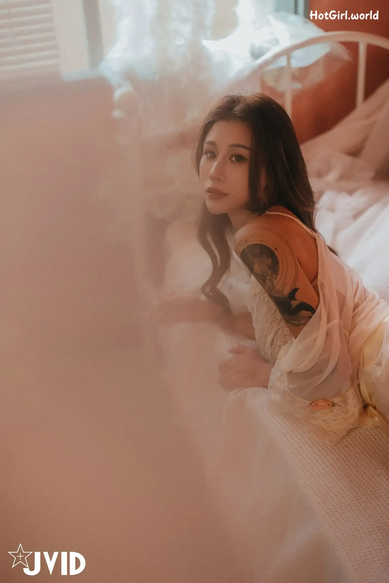 JVID-Lara-shuang-xi-du-liu-de-shi-guang-yu-chan-mian-zai-lang-man-hua-fang-qing-xu-shen-ti-jiao-hotgirl.world-122.webp