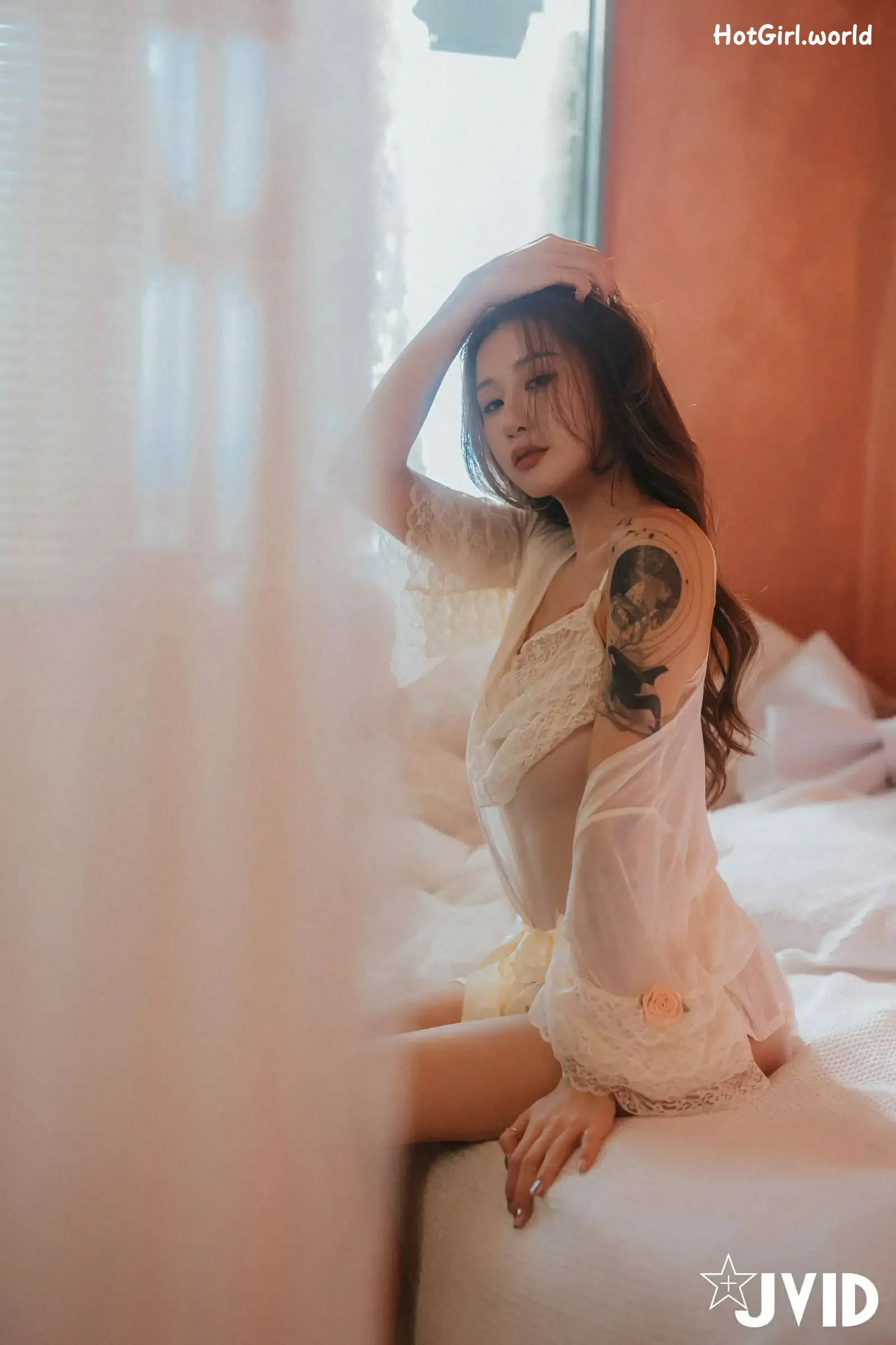 JVID-Lara-shuang-xi-du-liu-de-shi-guang-yu-chan-mian-zai-lang-man-hua-fang-qing-xu-shen-ti-jiao-hotgirl.world-137.webp
