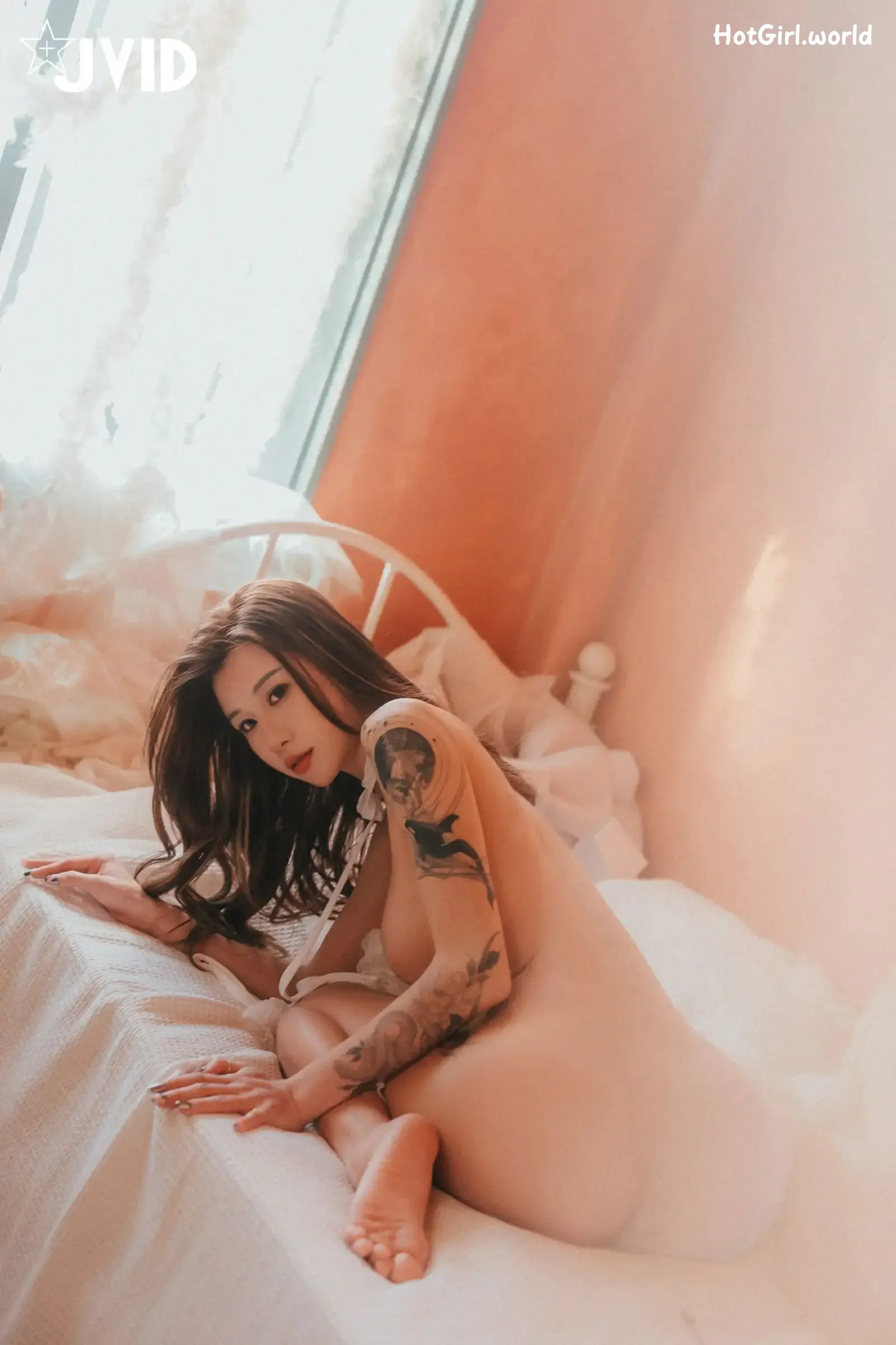 JVID-Lara-shuang-xi-du-liu-de-shi-guang-yu-chan-mian-zai-lang-man-hua-fang-qing-xu-shen-ti-jiao-hotgirl.world-143.webp