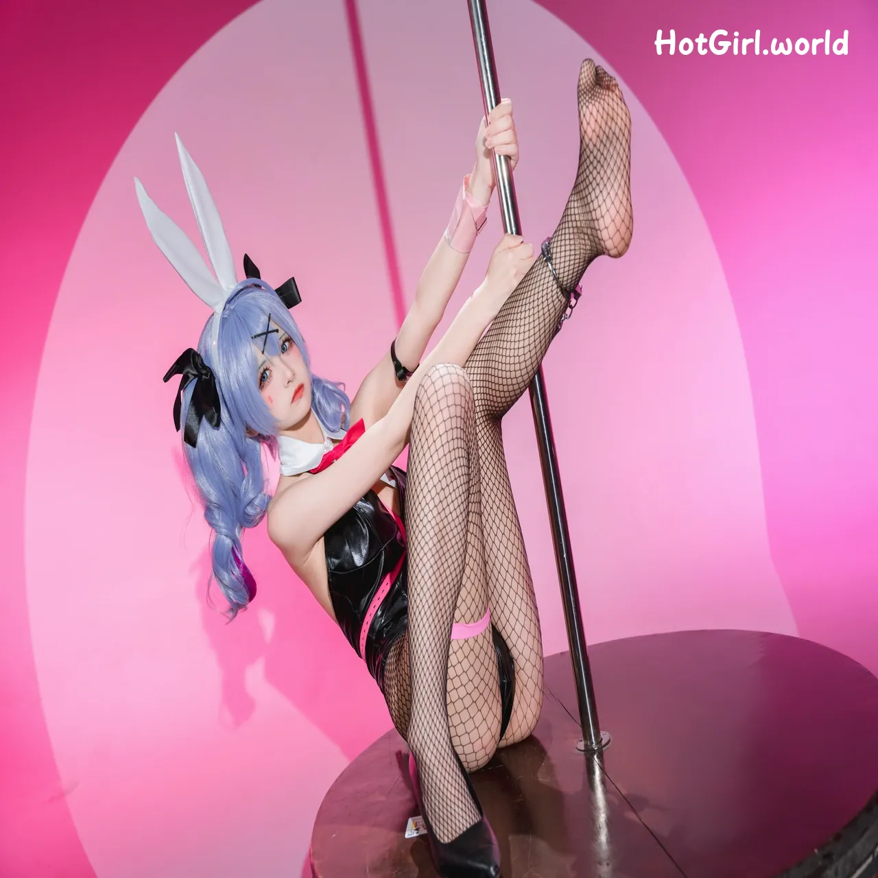 Coser-Jiuqi-Meow-Hatsune-Rabbit-Hole-hotgirl.world-003.webp