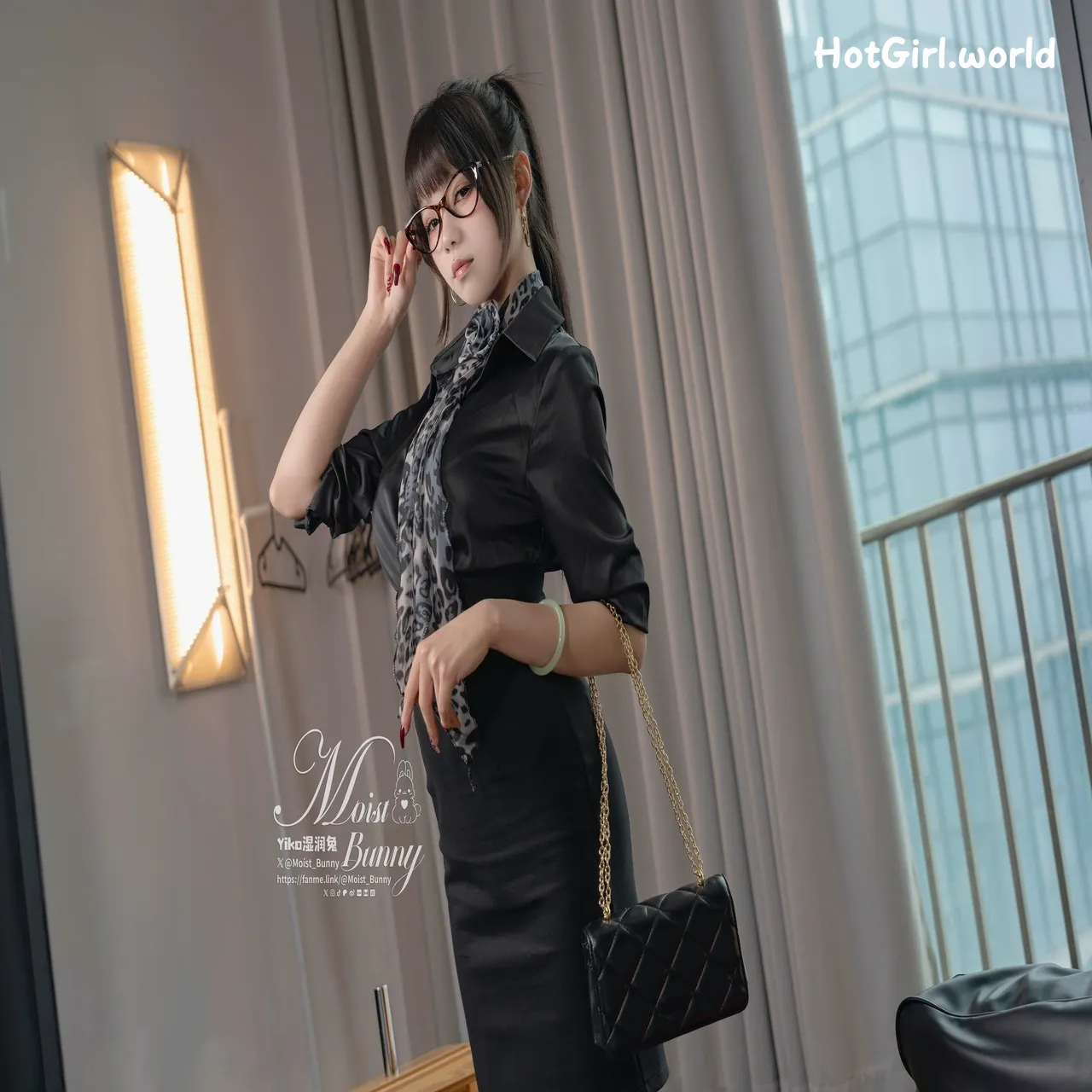 Coser-Sticky-bunny-rabbit-04-Monthly-Works-Presidents-Guide-Buttons-hotgirl.world-058.webp