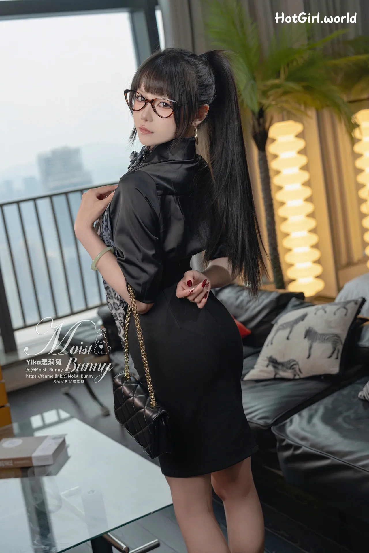 Coser-Sticky-bunny-rabbit-04-Monthly-Works-Presidents-Guide-Buttons-hotgirl.world-091.webp