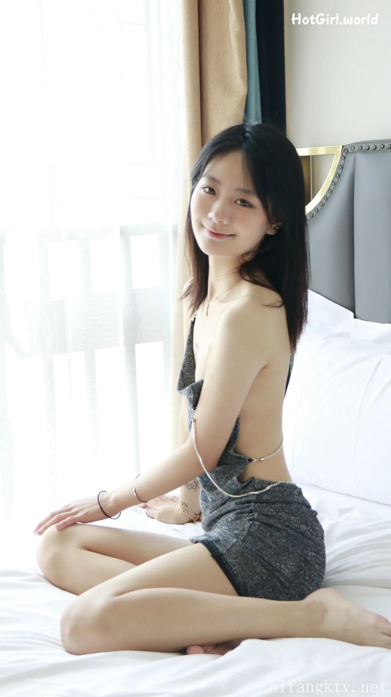 XR-Uncensored-Xie-Xiaocong-R18-XIUREN-Model-Whispers-by-the-window-hotgirl.world-048.webp