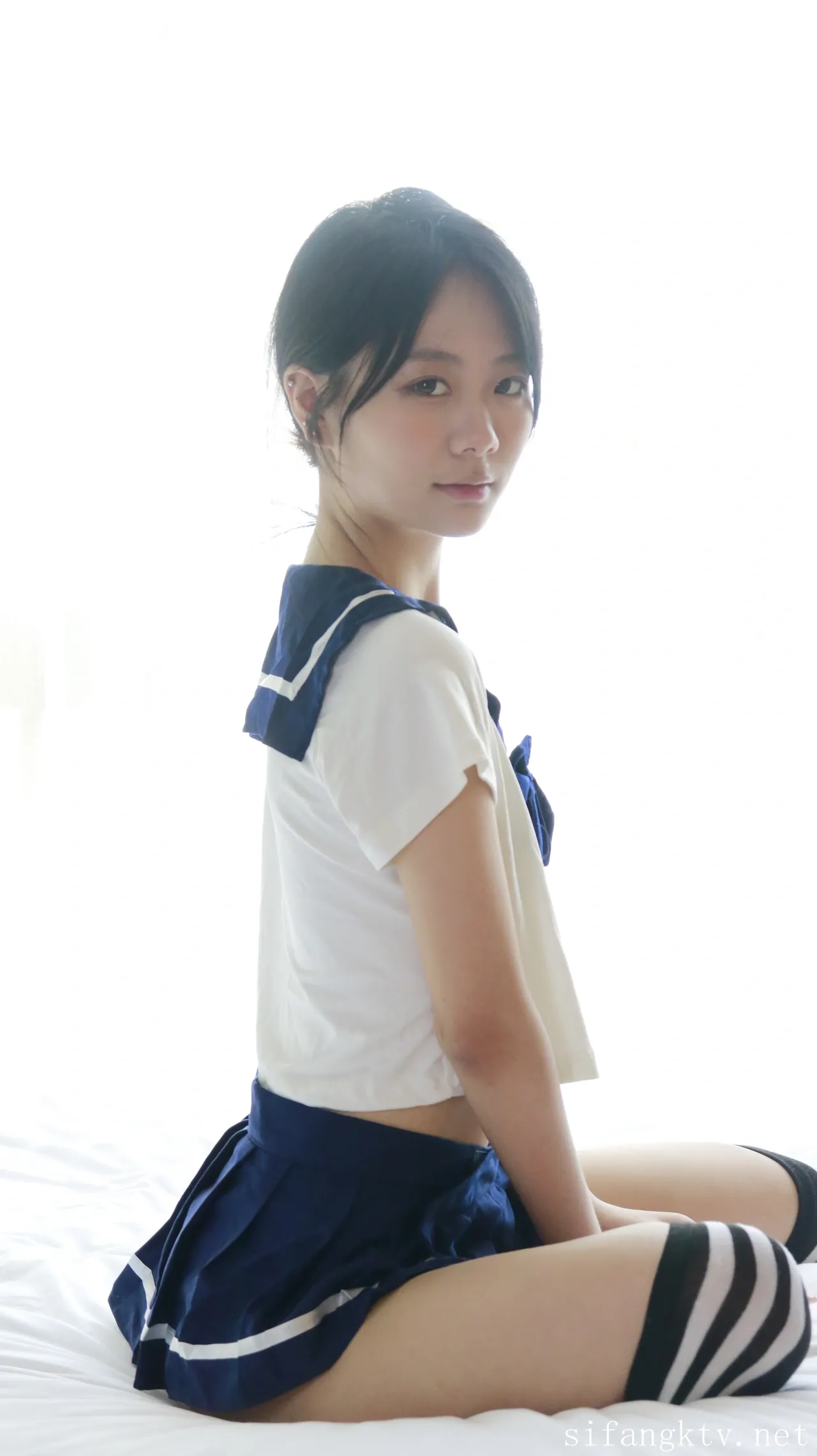 XR-Uncensored-Xie-Xiaocong-R18-XIUREN-Model-Whispers-by-the-window-hotgirl.world-134.webp