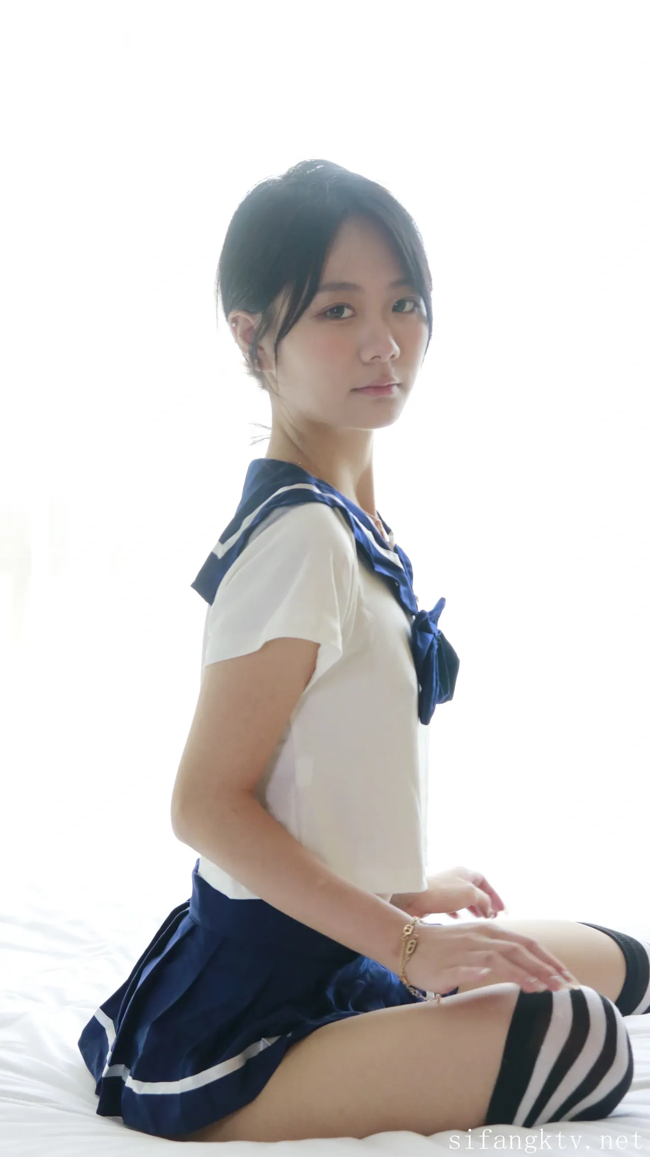 XR-Uncensored-Xie-Xiaocong-R18-XIUREN-Model-Whispers-by-the-window-hotgirl.world-135.webp