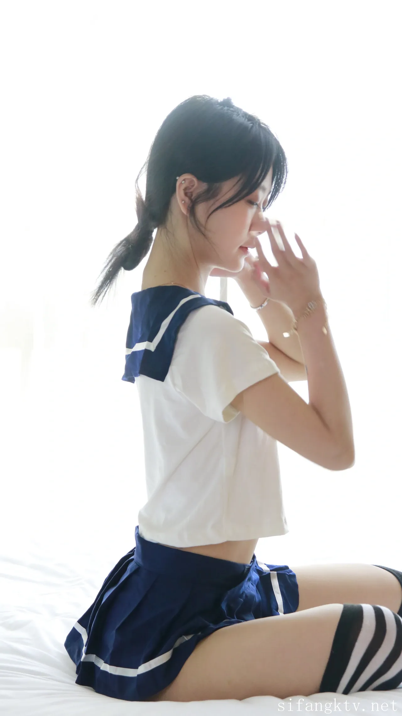 XR-Uncensored-Xie-Xiaocong-R18-XIUREN-Model-Whispers-by-the-window-hotgirl.world-140.webp