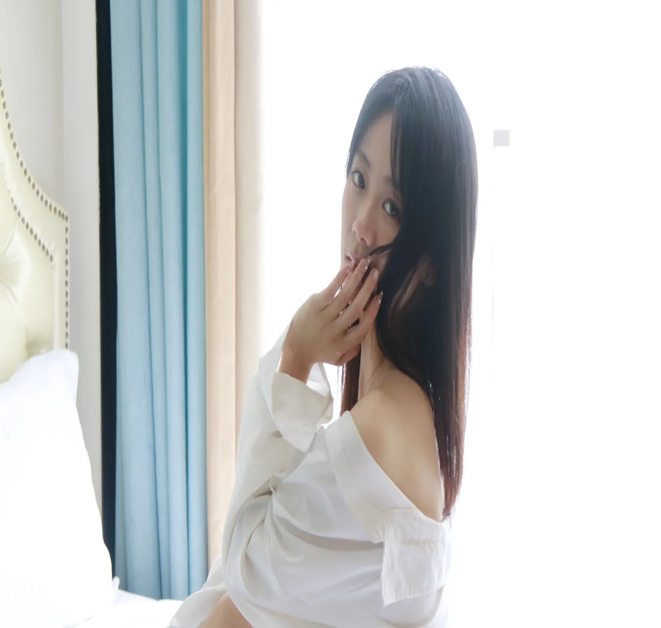 XR-Uncensored-Xie-Xiaocong-R18-XIUREN-Model-Whispers-by-the-window-hotgirl.world-318.webp
