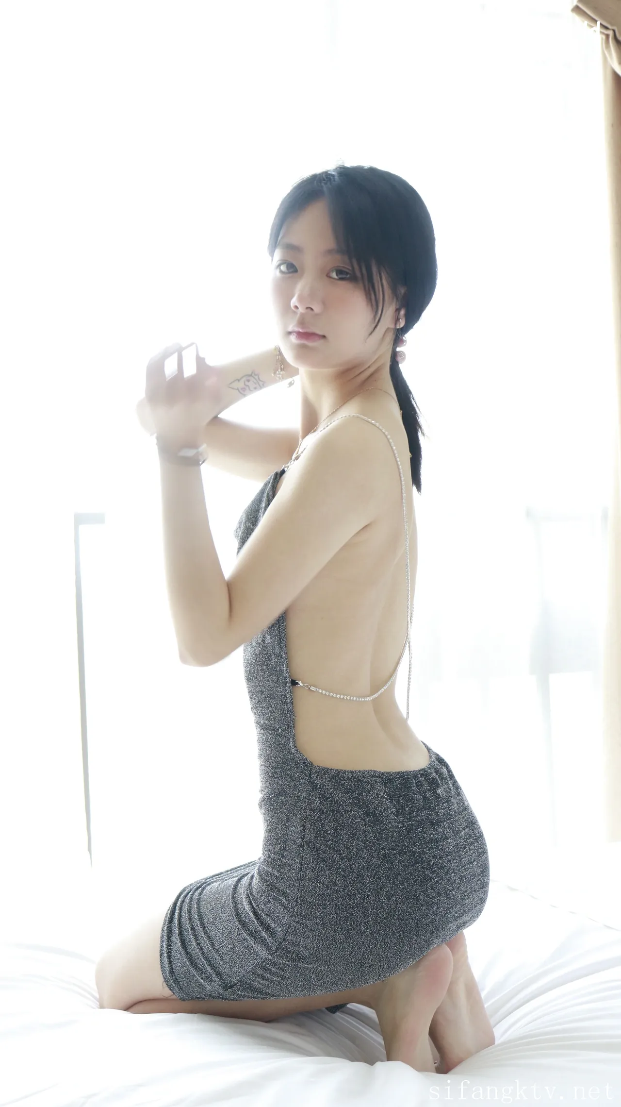 XR-Uncensored-Xie-Xiaocong-R18-XIUREN-Model-Whispers-by-the-window-hotgirl.world-363.webp