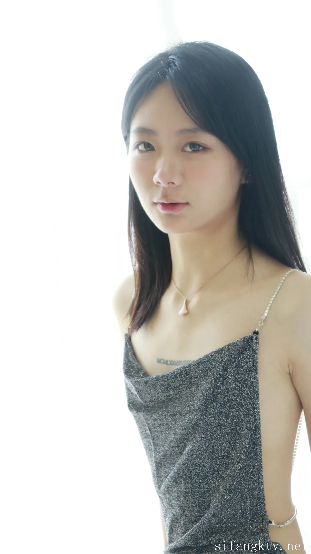 XR-Uncensored-Xie-Xiaocong-R18-XIUREN-Model-Whispers-by-the-window-hotgirl.world-392.webp