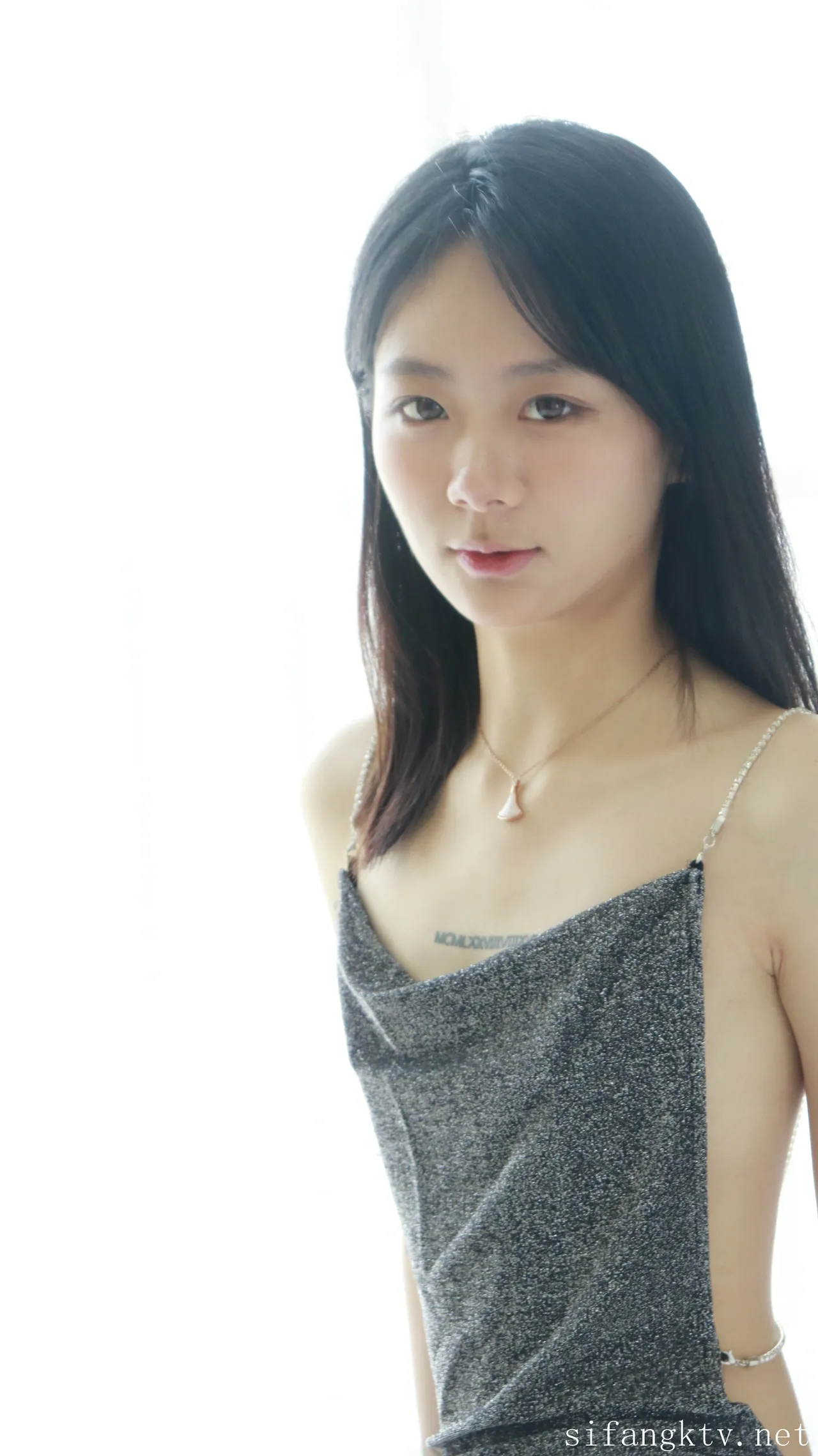 XR-Uncensored-Xie-Xiaocong-R18-XIUREN-Model-Whispers-by-the-window-hotgirl.world-393.webp