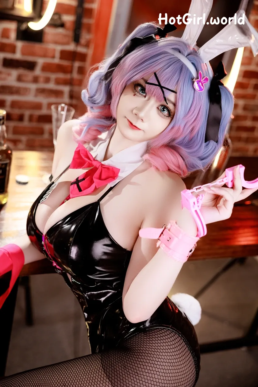 Coser-A-Xuexue-Hatsune-Rabbit-Hole-hotgirl.world-011.webp
