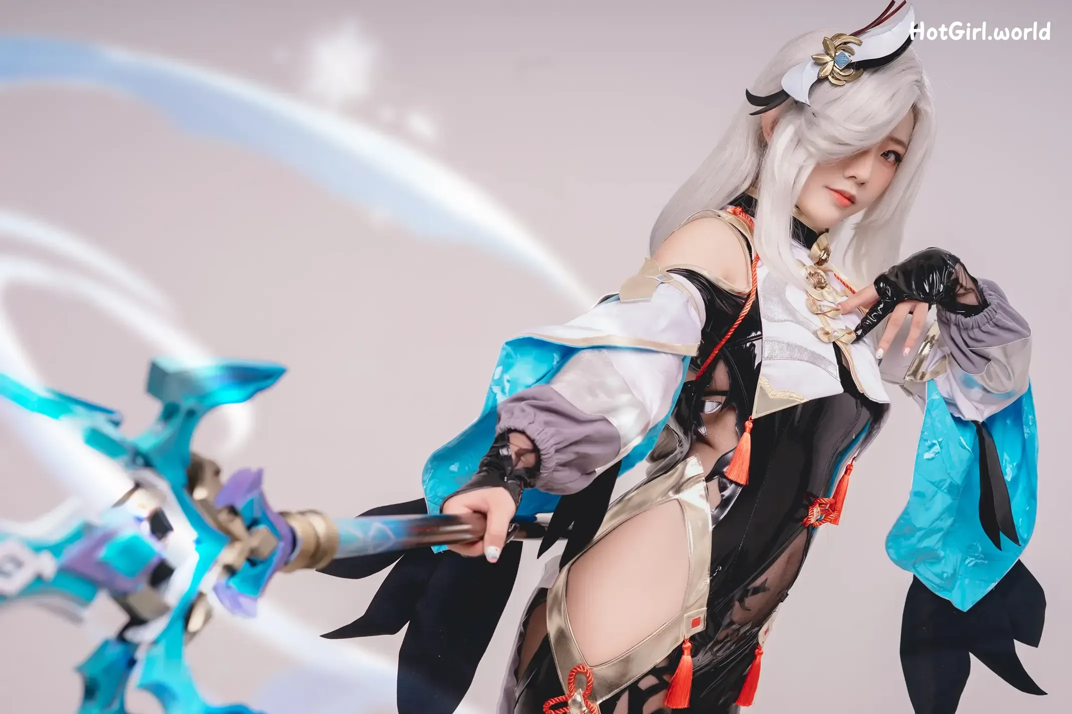 Coser-Messie-Huang-Shenhe-hotgirl.world-005.webp