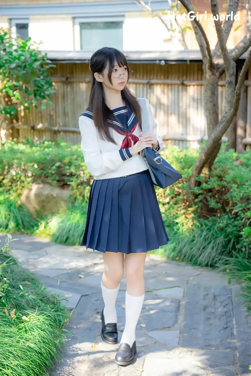 Coser-NAGISA-Monster-Meow-Serious-Chairman-hotgirl.world-001.webp