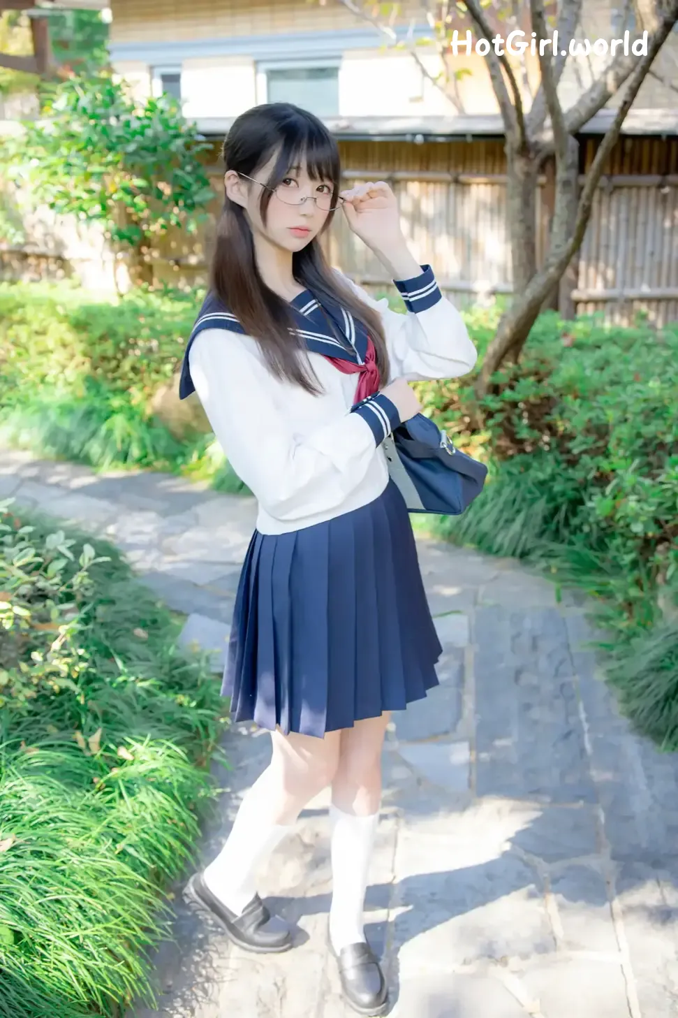 Coser-NAGISA-Monster-Meow-Serious-Chairman-hotgirl.world-002.webp