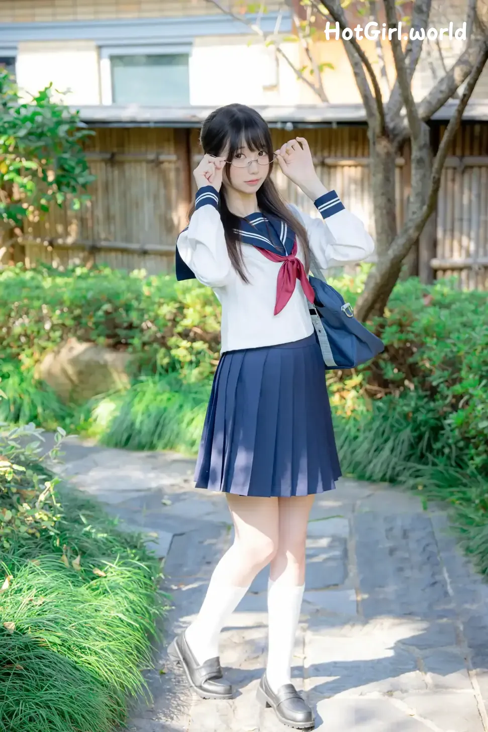 Coser-NAGISA-Monster-Meow-Serious-Chairman-hotgirl.world-004.webp