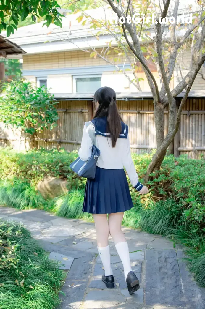 Coser-NAGISA-Monster-Meow-Serious-Chairman-hotgirl.world-005.webp