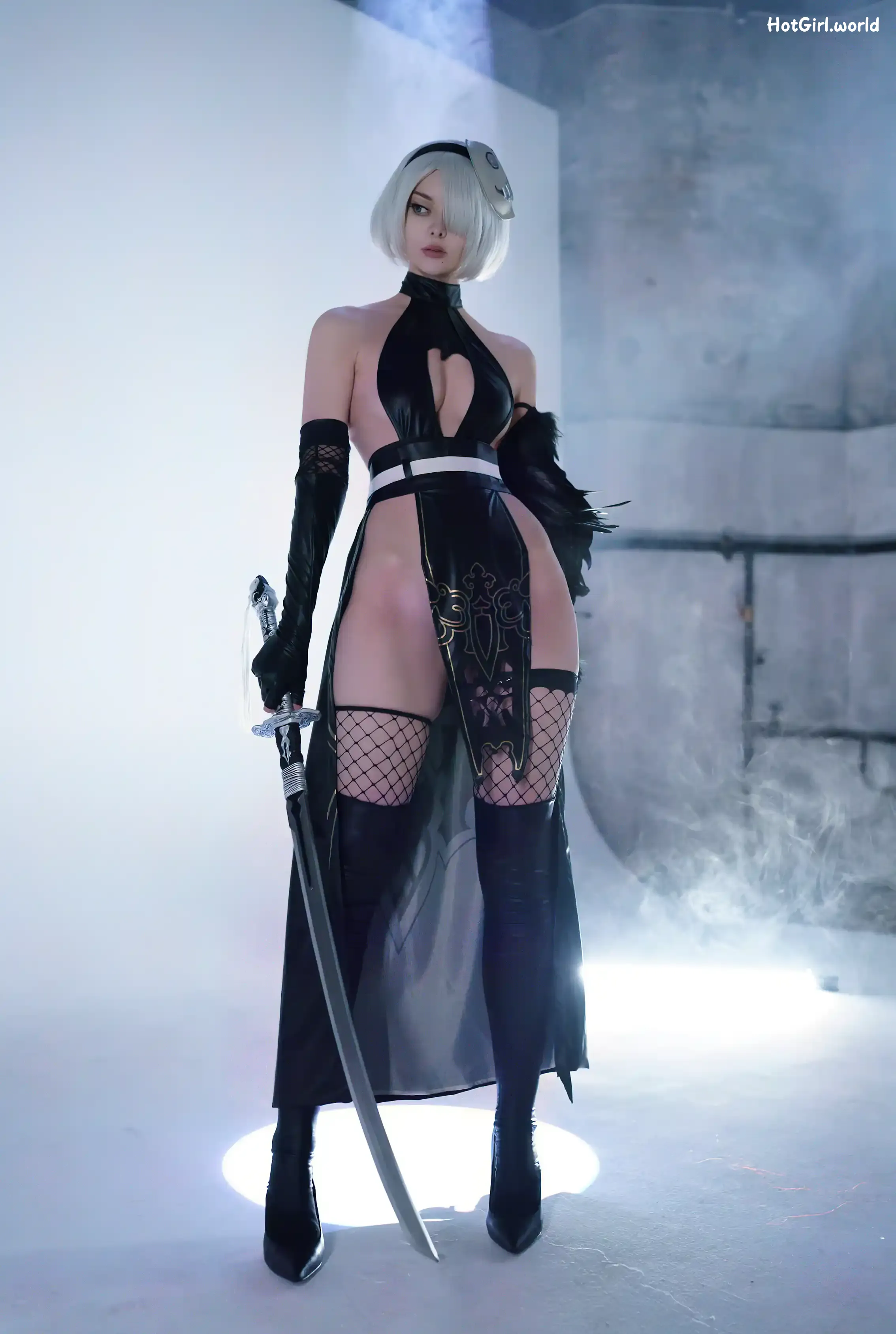 Coser-Vinnegal-2B-Kunoichi-hotgirl.world-001.webp