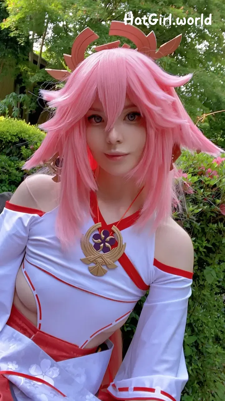 Coser-Vinnegal-YaeMiko-hotgirl.world-128.webp