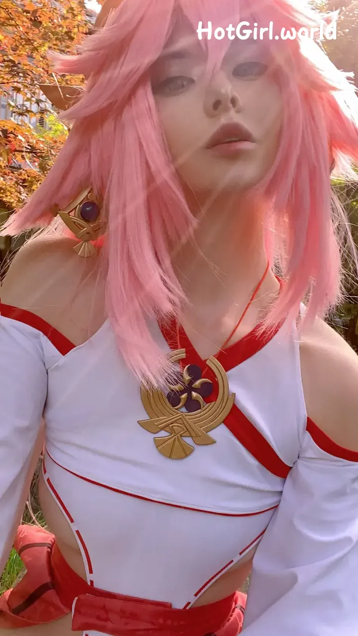 Coser-Vinnegal-YaeMiko-hotgirl.world-133.webp