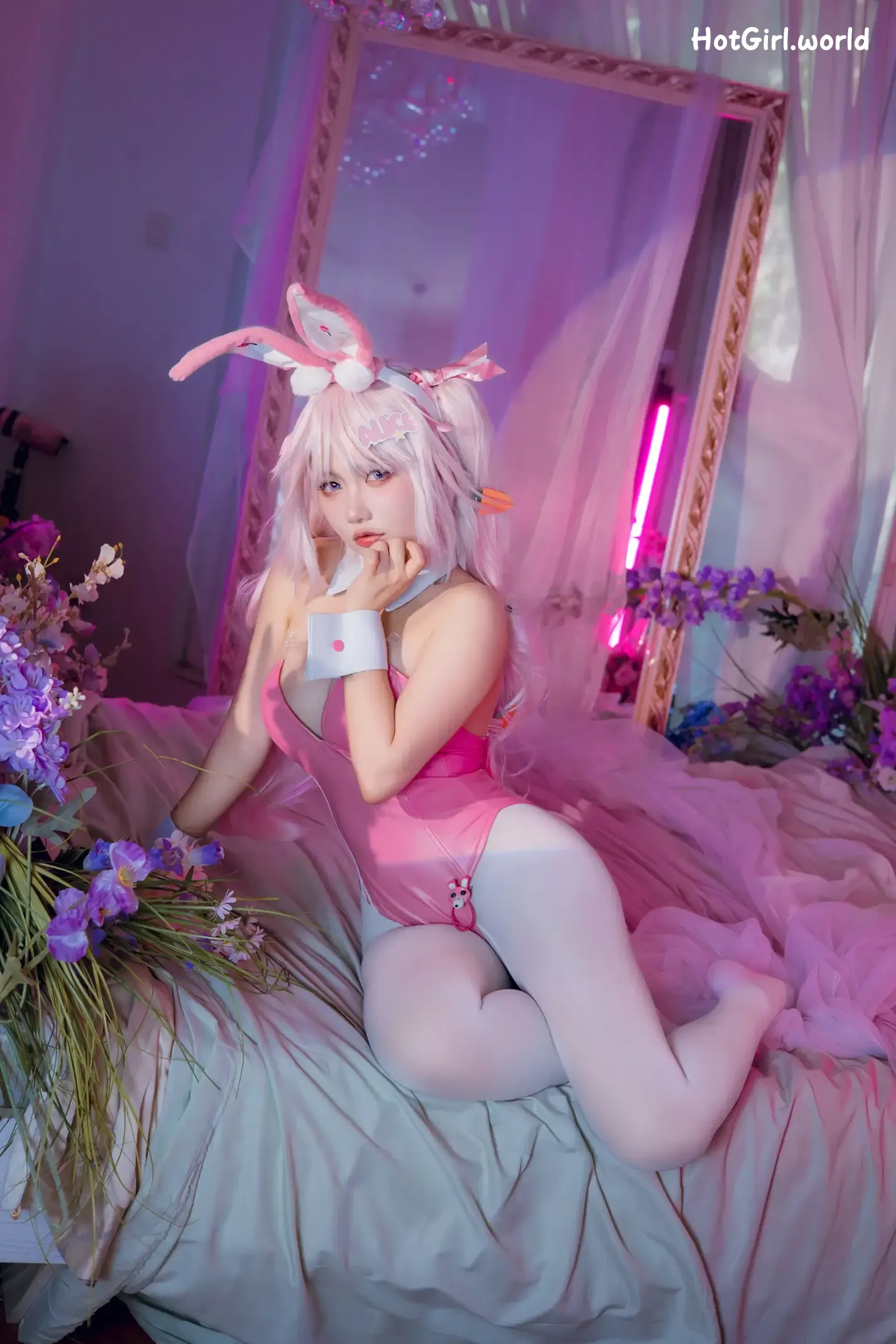 Is-Cosplay-a-Bear-Nikke-Alice-Bunny-hotgirl.world-002.webp