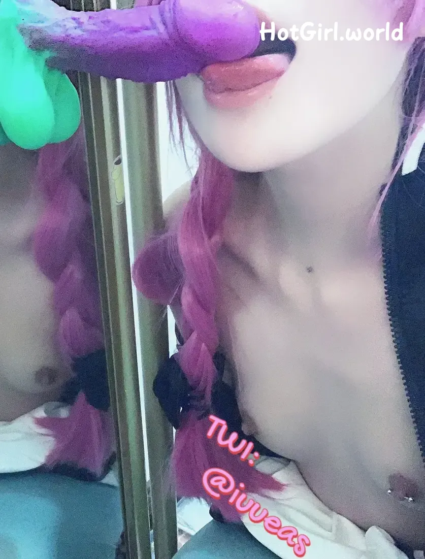 Cosplay-must-not-mess-with-iuueas-contrasting-girl-reveals-her-slutty-at-a-young-age-hotgirl.world-068.webp