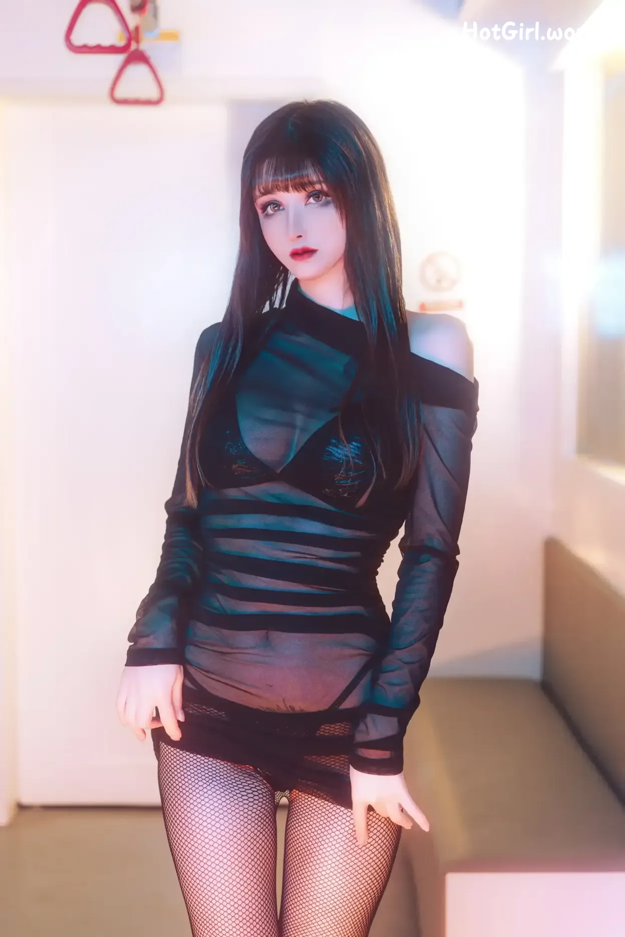 Cosplay-Lu-Ba-Year-Training-on-Subway-hotgirl.world-001.webp