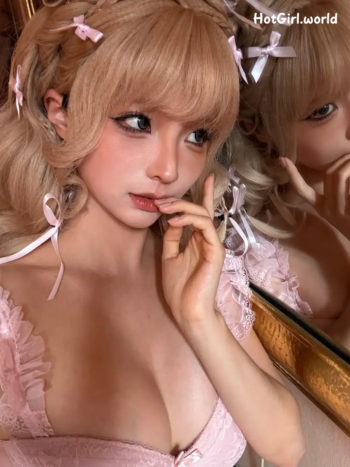 Cosplay-chunmomo-Blonde-bow-hotgirl.world-063.webp