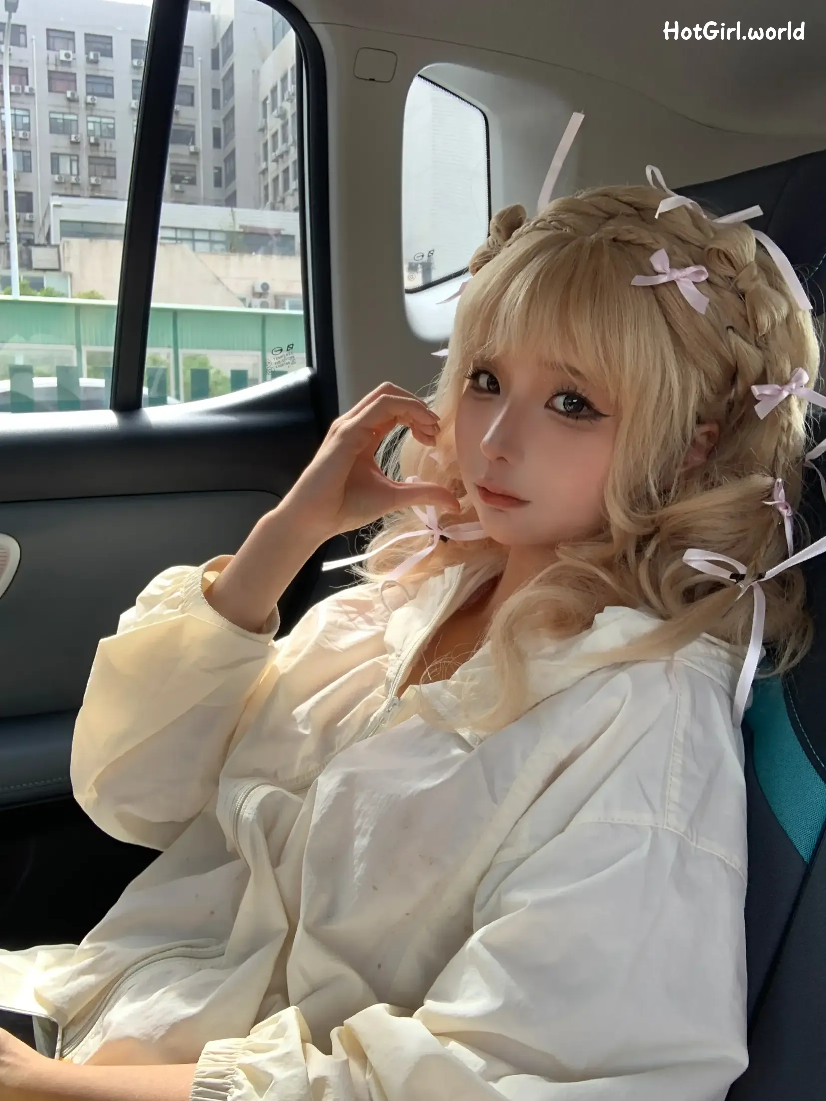 Cosplay-chunmomo-Blonde-bow-hotgirl.world-066.webp