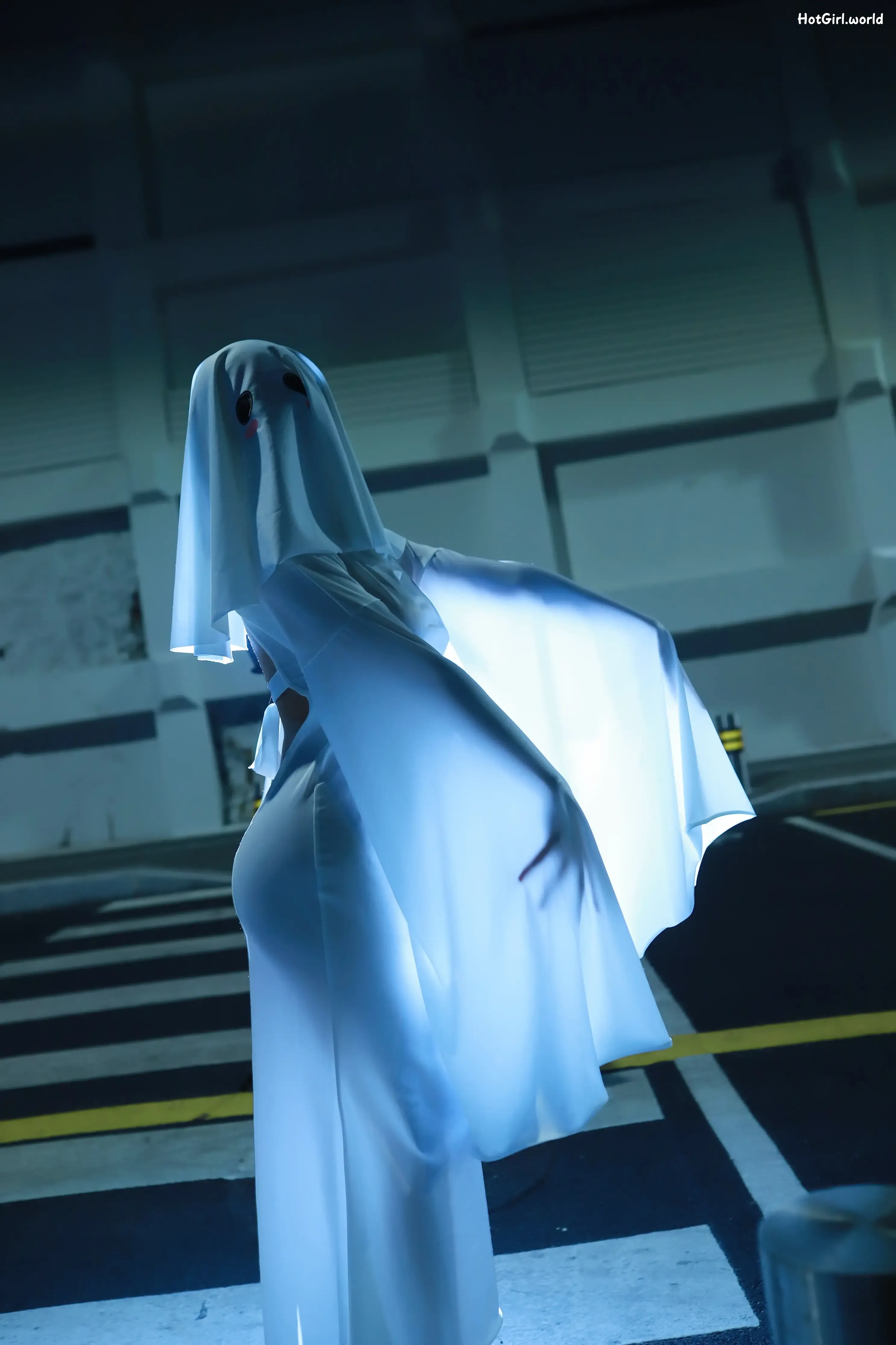 Cosplay-Uesugi-Eri-Luo-Ghost-Girl-hotgirl.world-002.webp