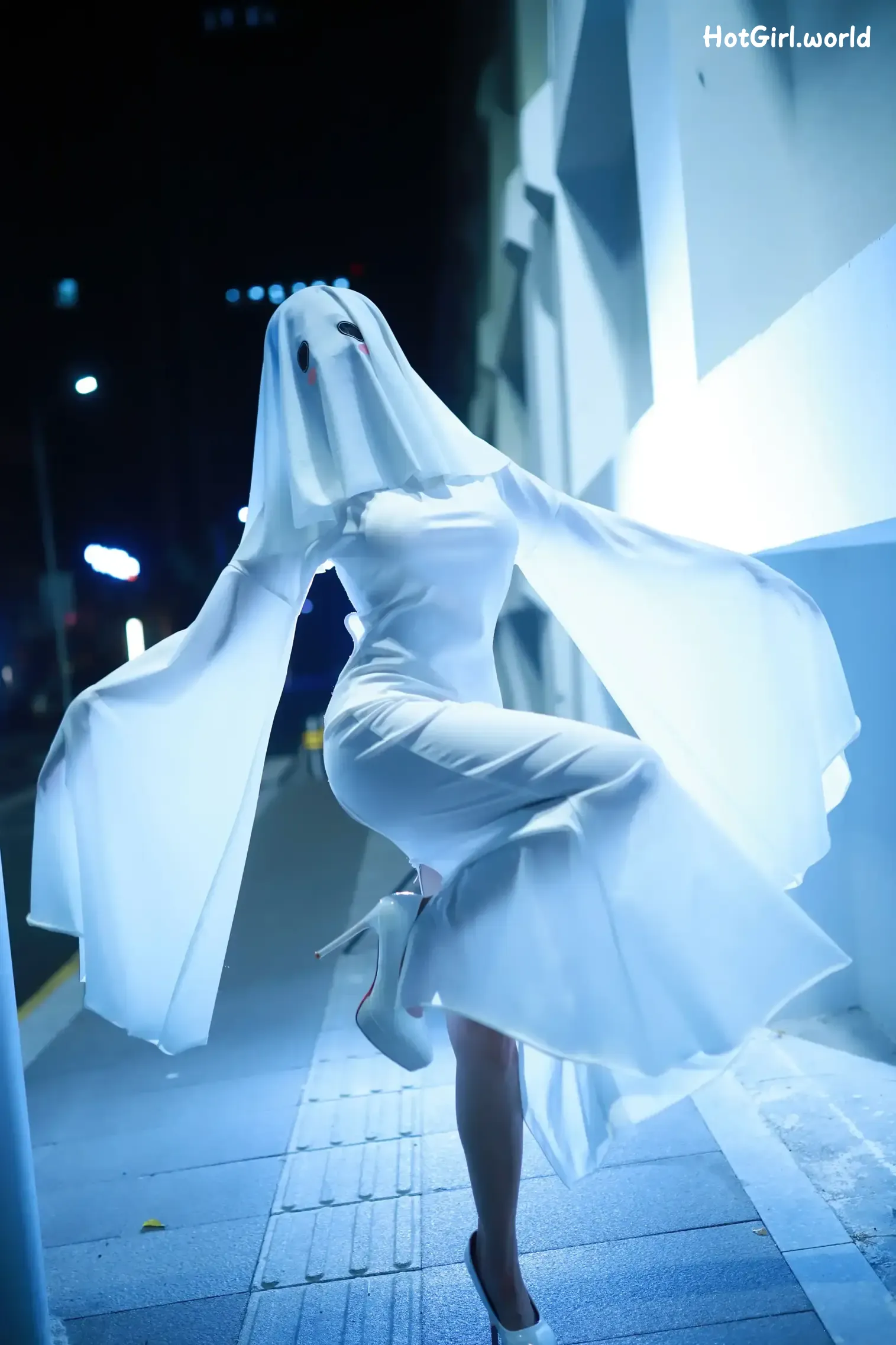 Cosplay-Uesugi-Eri-Luo-Ghost-Girl-hotgirl.world-004.webp