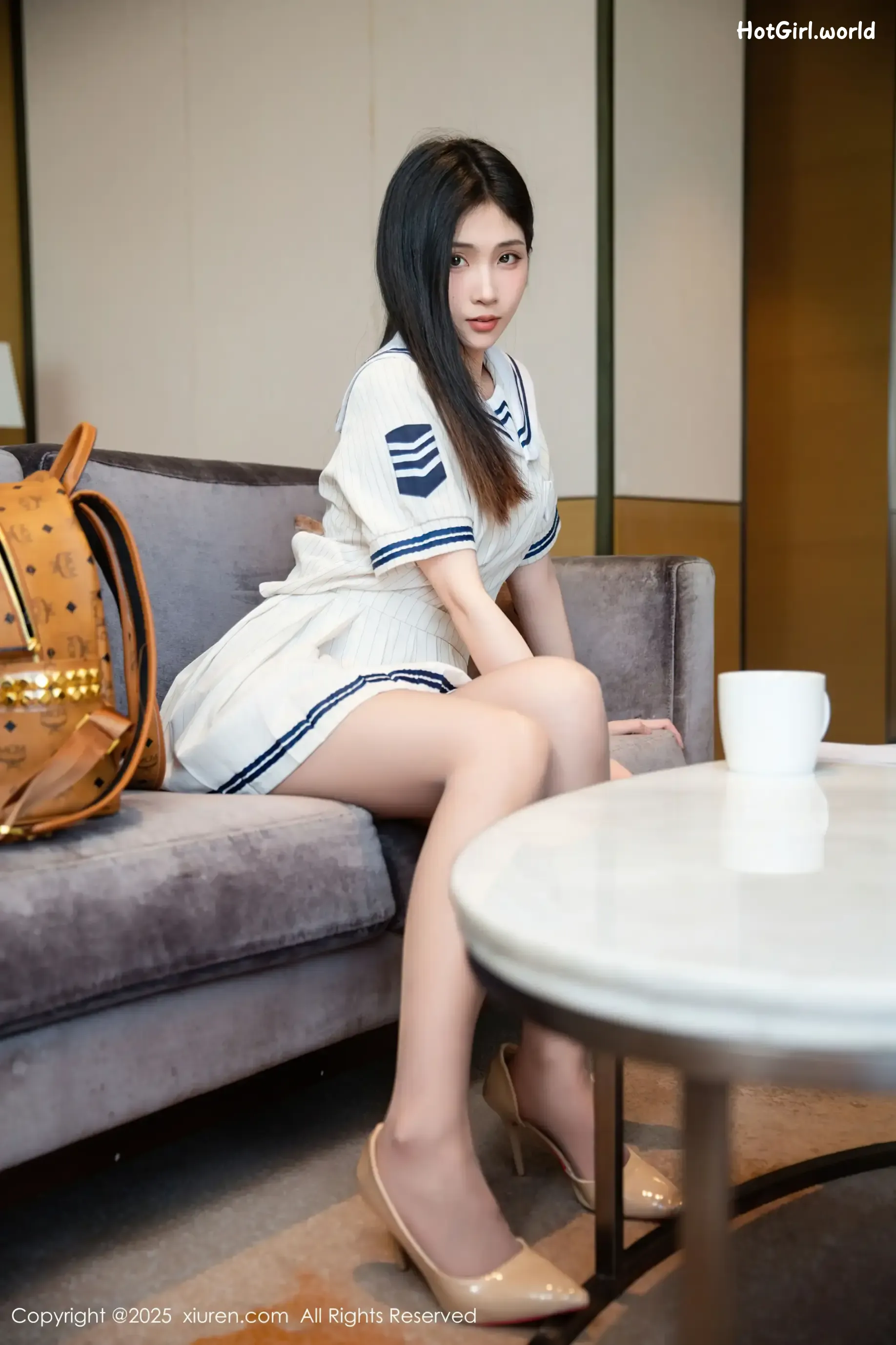 XiuRen秀人网-No-9942-刘婷婷-0011-2397328450_hotgirl.world.webp