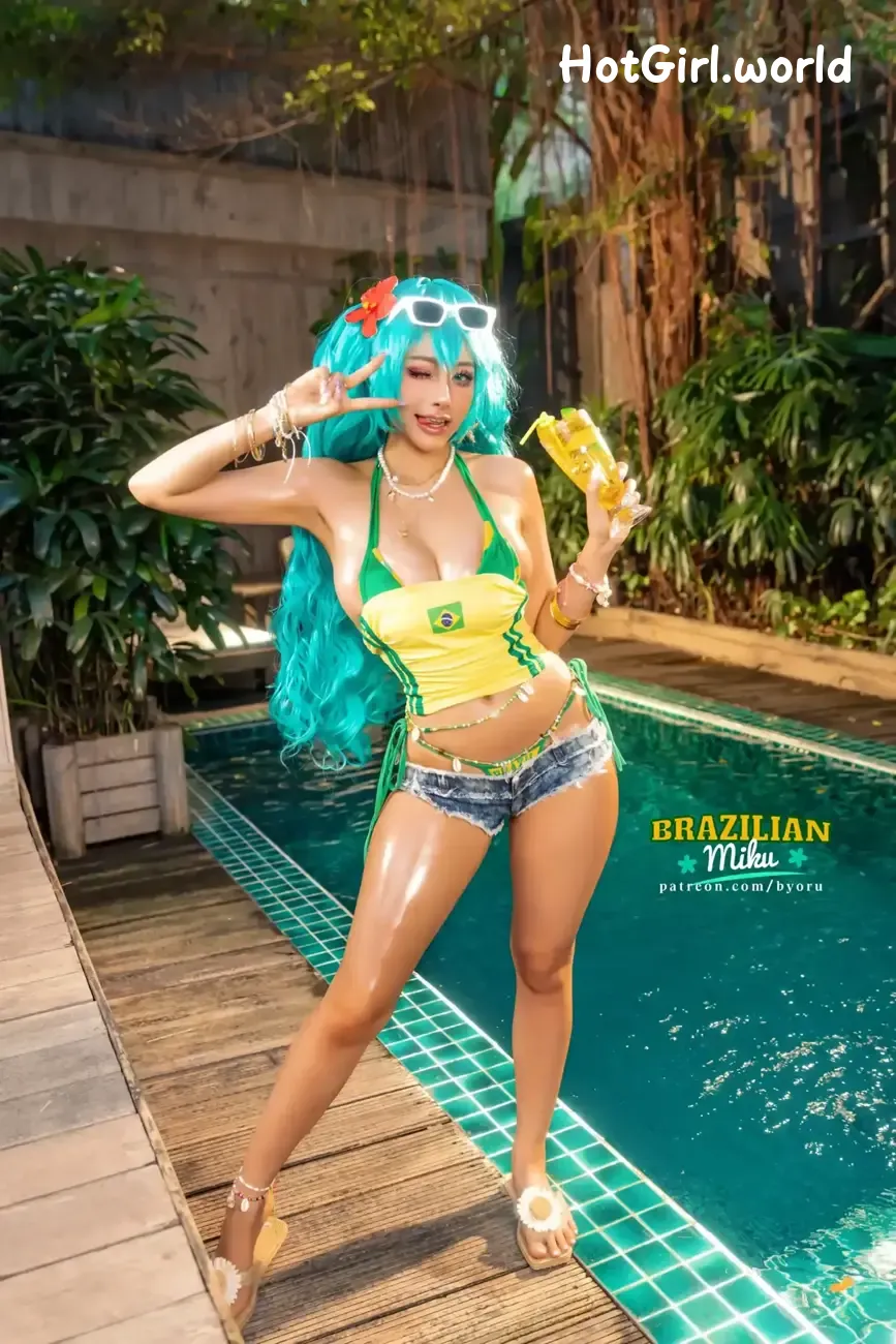 Cosplay-Byoru-Brazilian-Miku-hotgirl.world-001.webp
