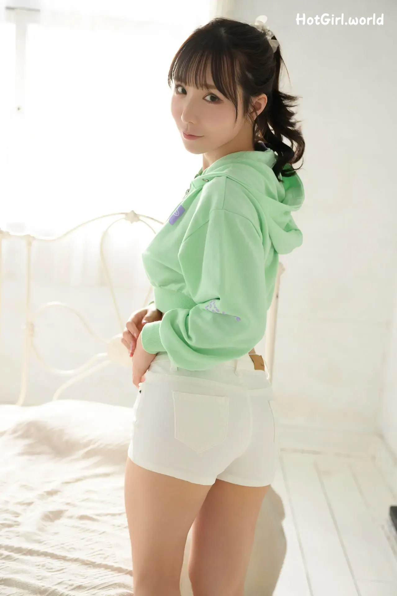 Japanese-Idol-Ao-Ebisaki-FRIDAY-Digital-Photo-Book-Dining-Vol.1-hotgirl.world-023.webp
