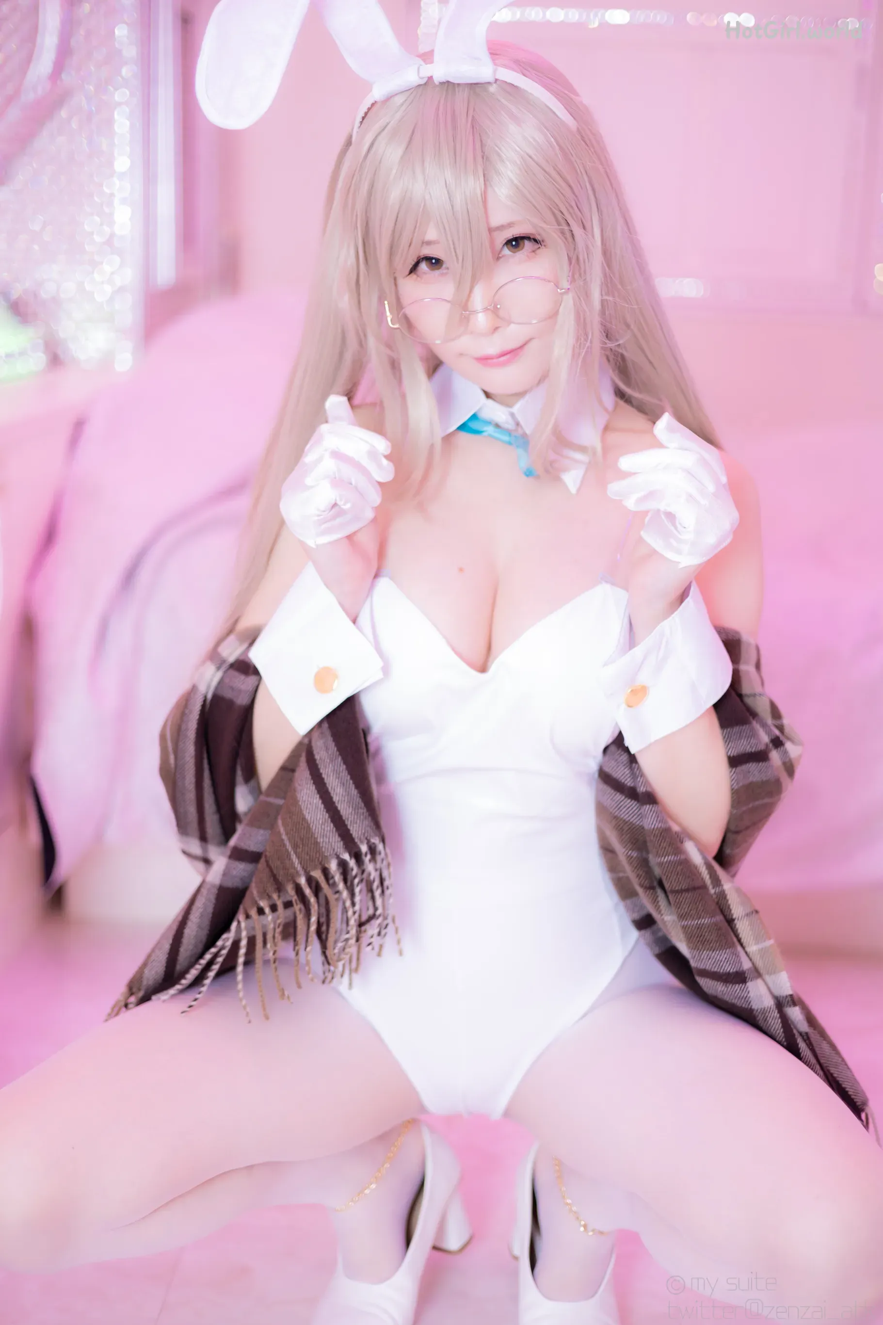 Coser-Atsuki-Bunny-Solutions-hotgirl.world-004.webp