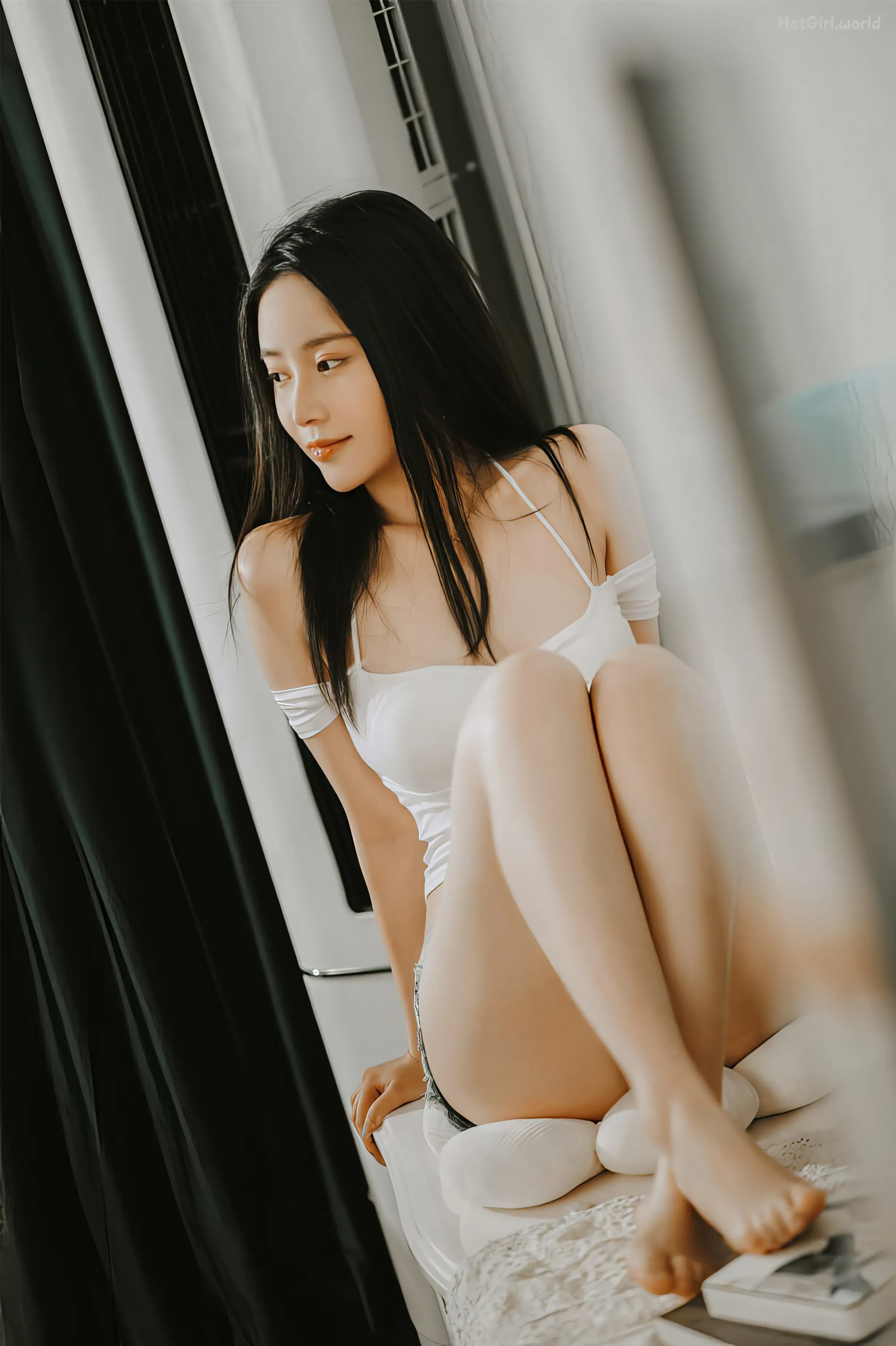 Coser-Nnian-hotgirl.world-002_hotgirl.world_hotgirl.world.webp