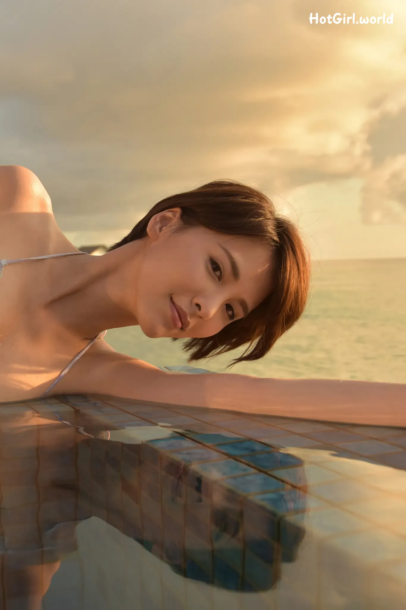 088_hotgirl.world.webp
