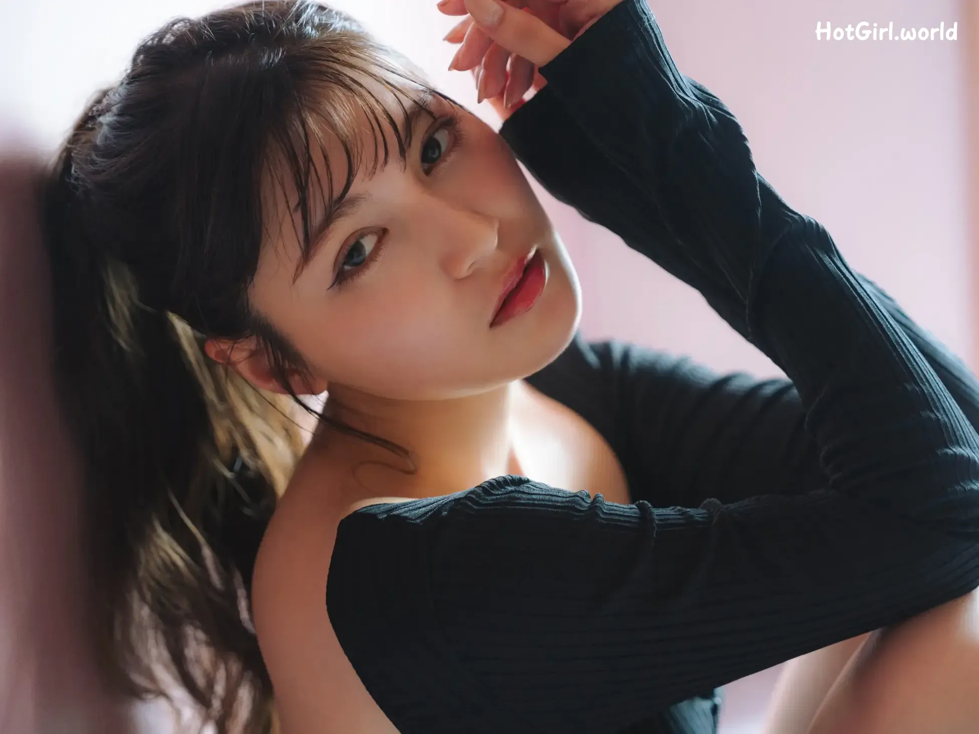 082_hotgirl.world.webp