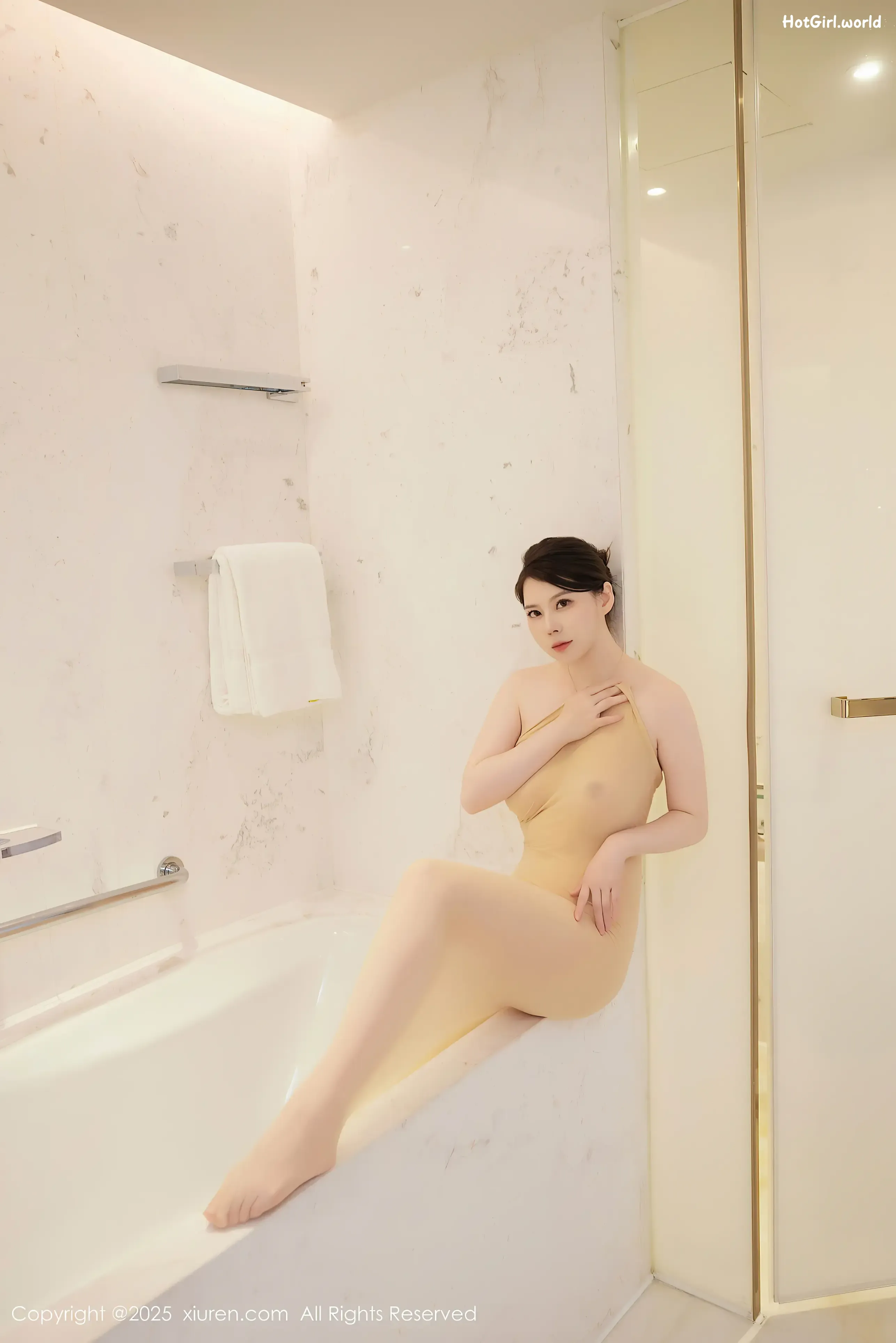 039_hotgirl.world.webp