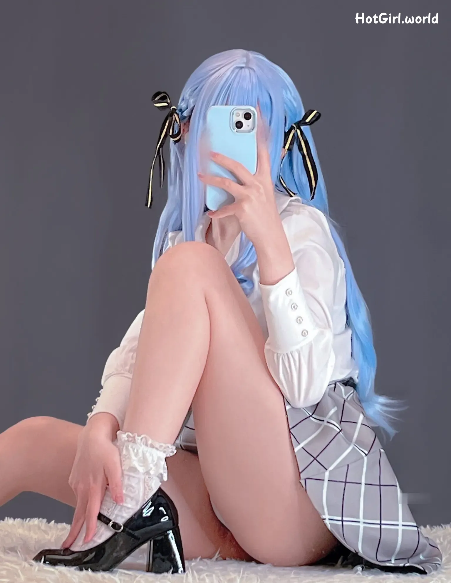 001_hotgirl.world.webp