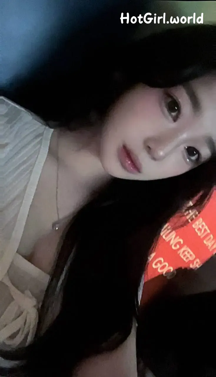 078_hotgirl.world.webp