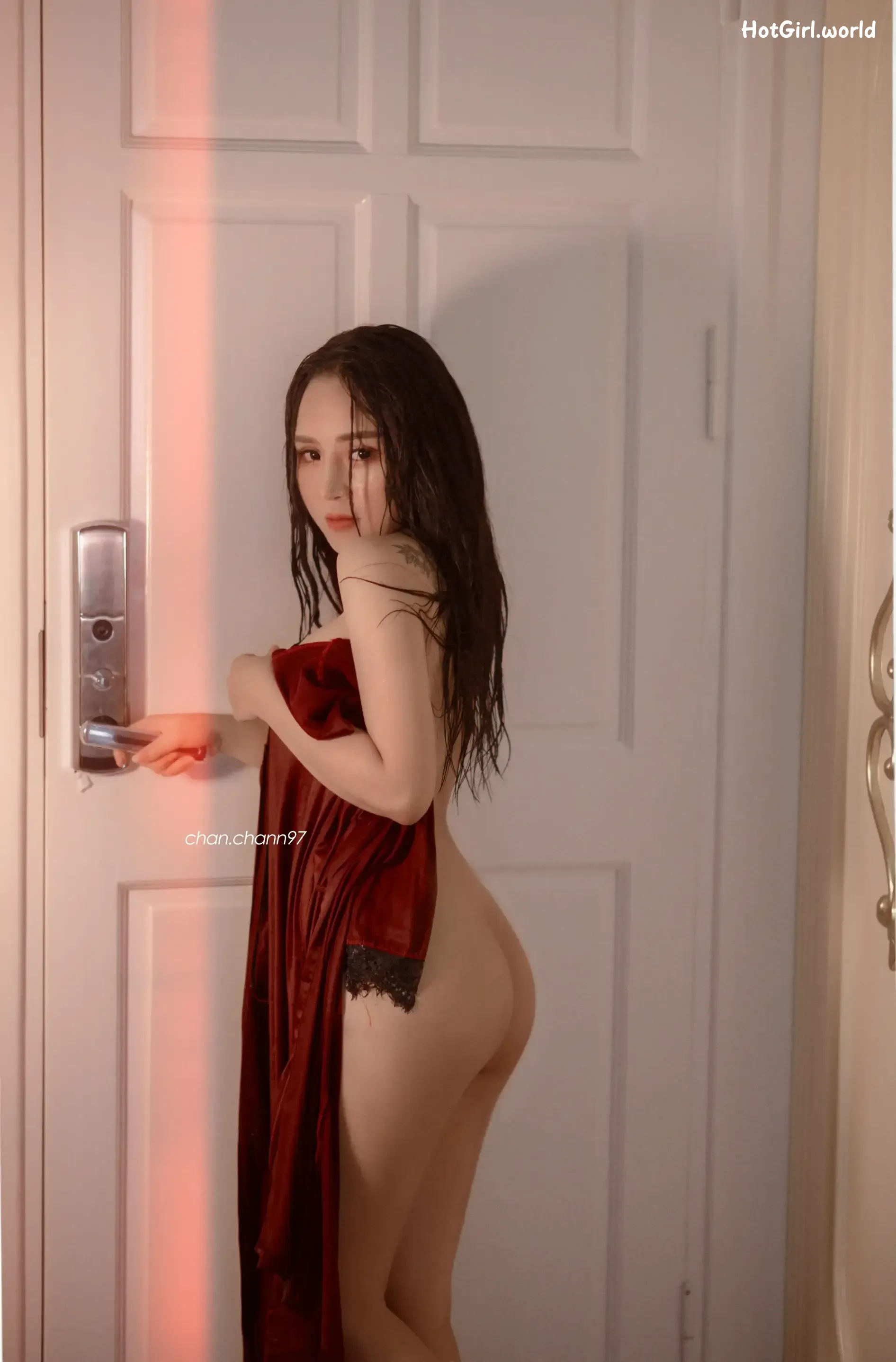 082_hotgirl.world.webp