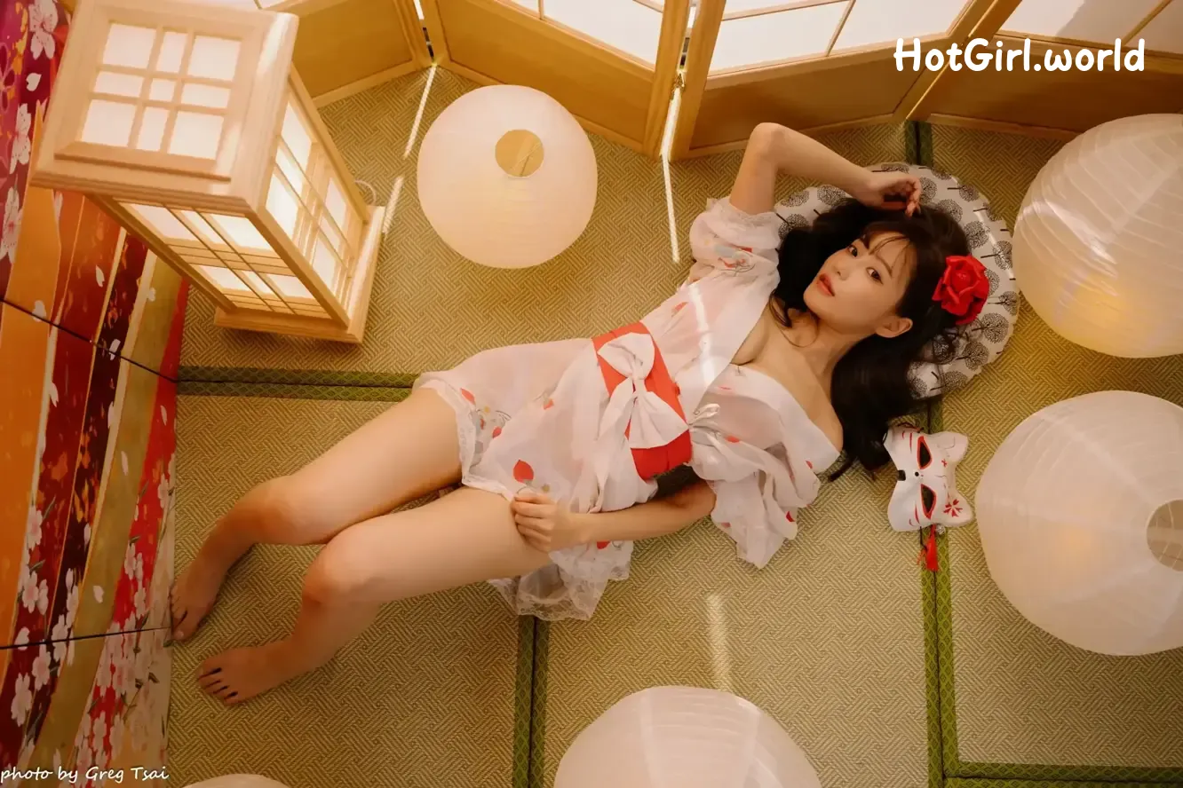 075_hotgirl.world.webp