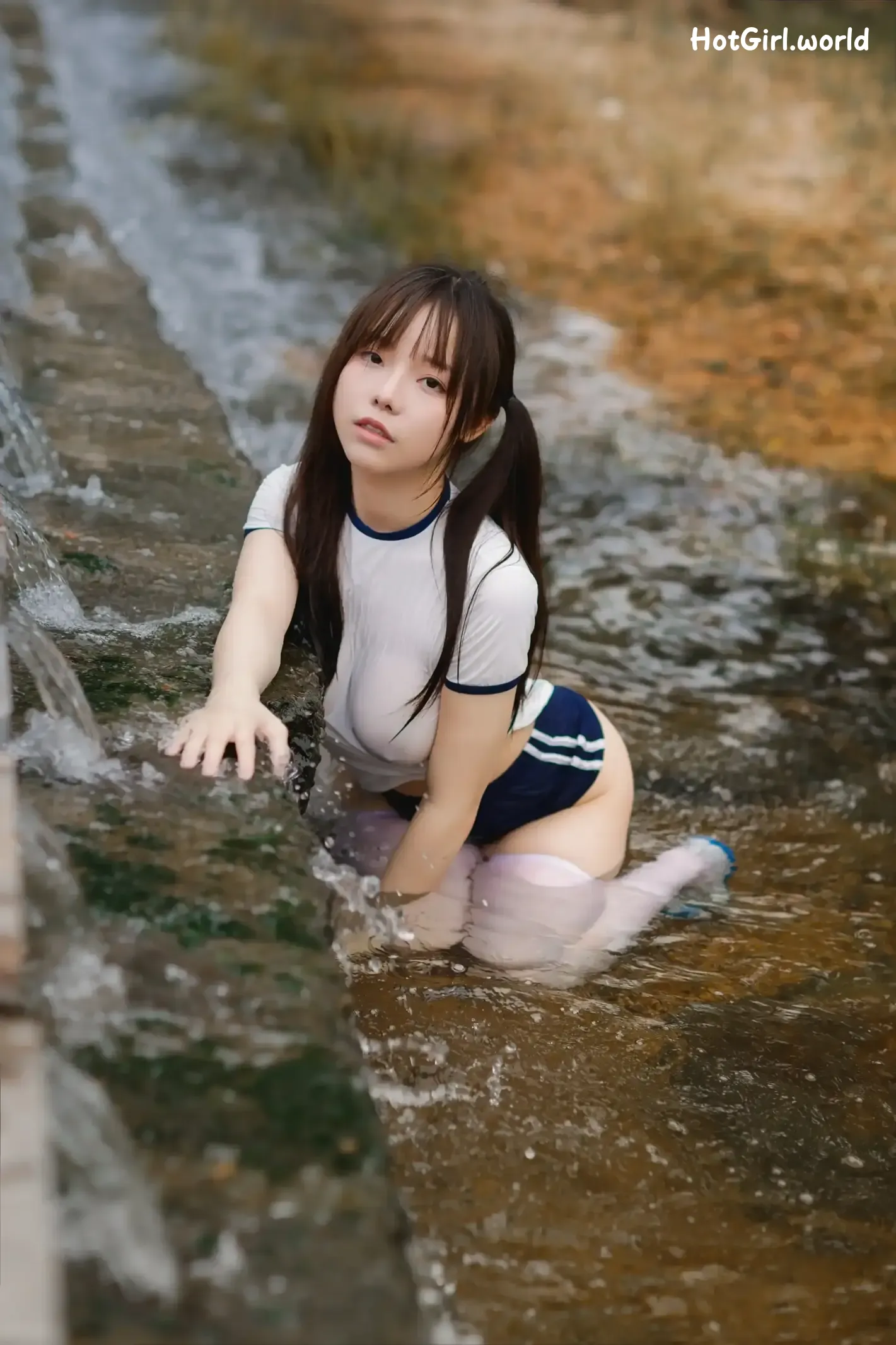 048_hotgirl.world.webp